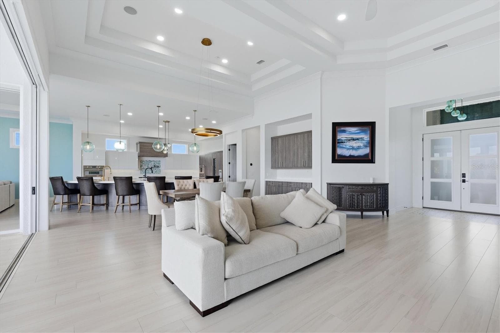 Living Room - 387 S SHORE DR, SARASOTA