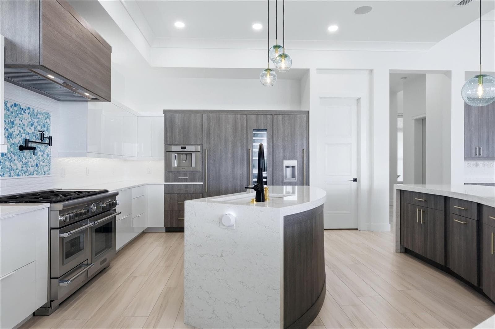 Kitchen - 387 S SHORE DR, SARASOTA