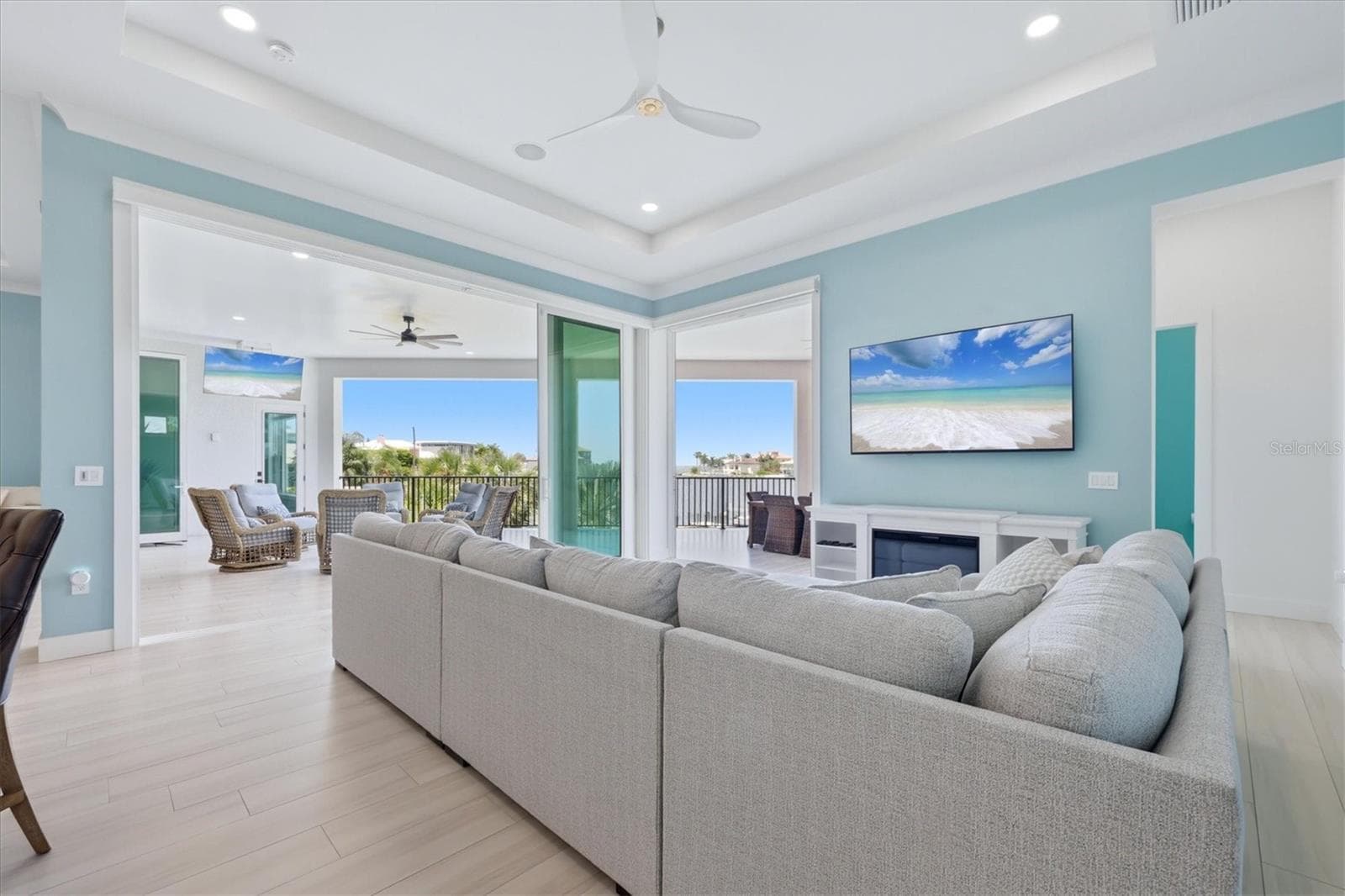 Family Room - 387 S SHORE DR, SARASOTA