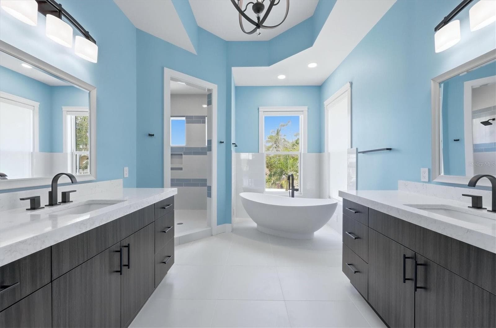 Primary Bathroom - 387 S SHORE DR, SARASOTA