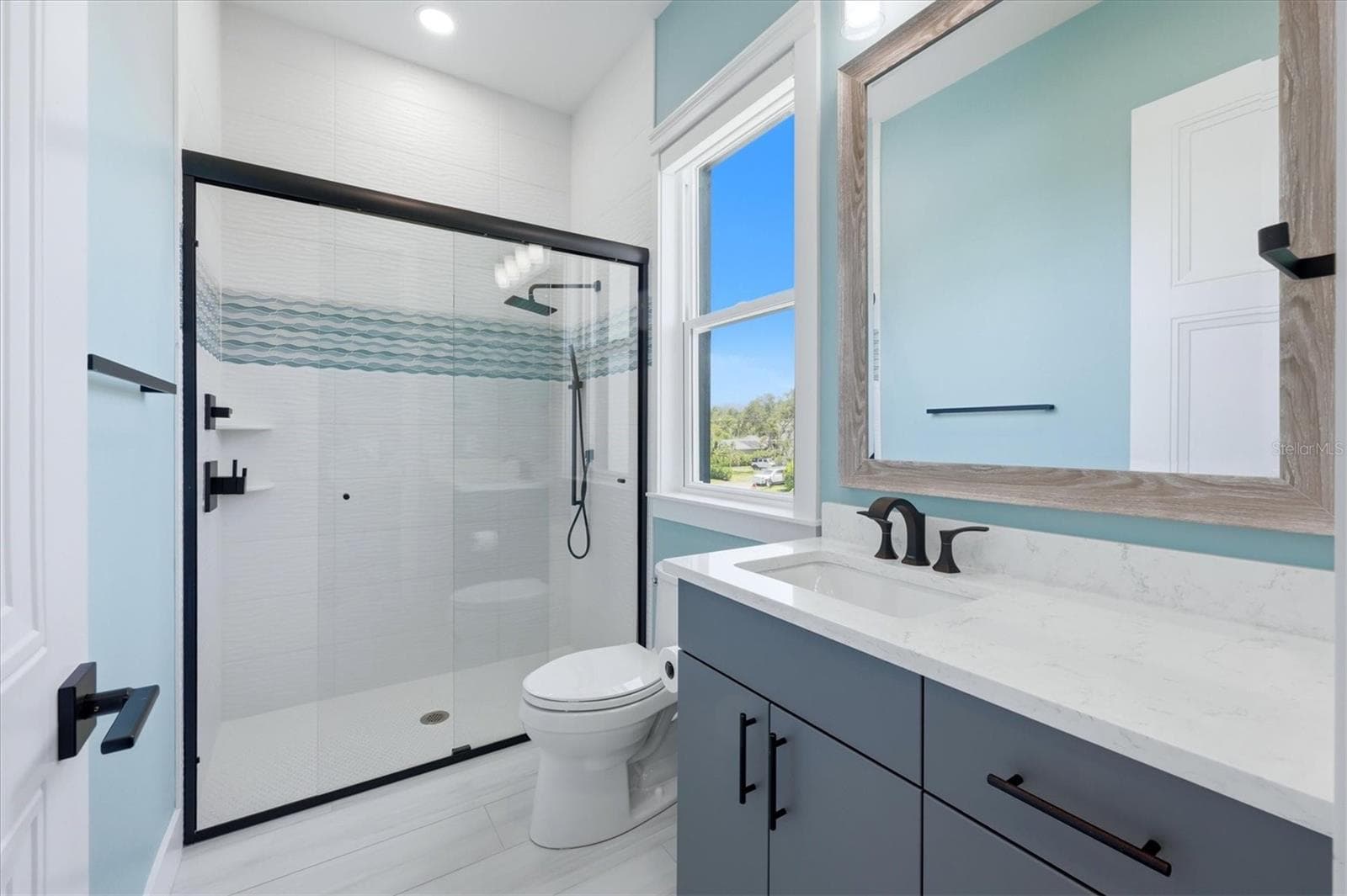 Guest Bathroom 1 - 387 S SHORE DR, SARASOTA