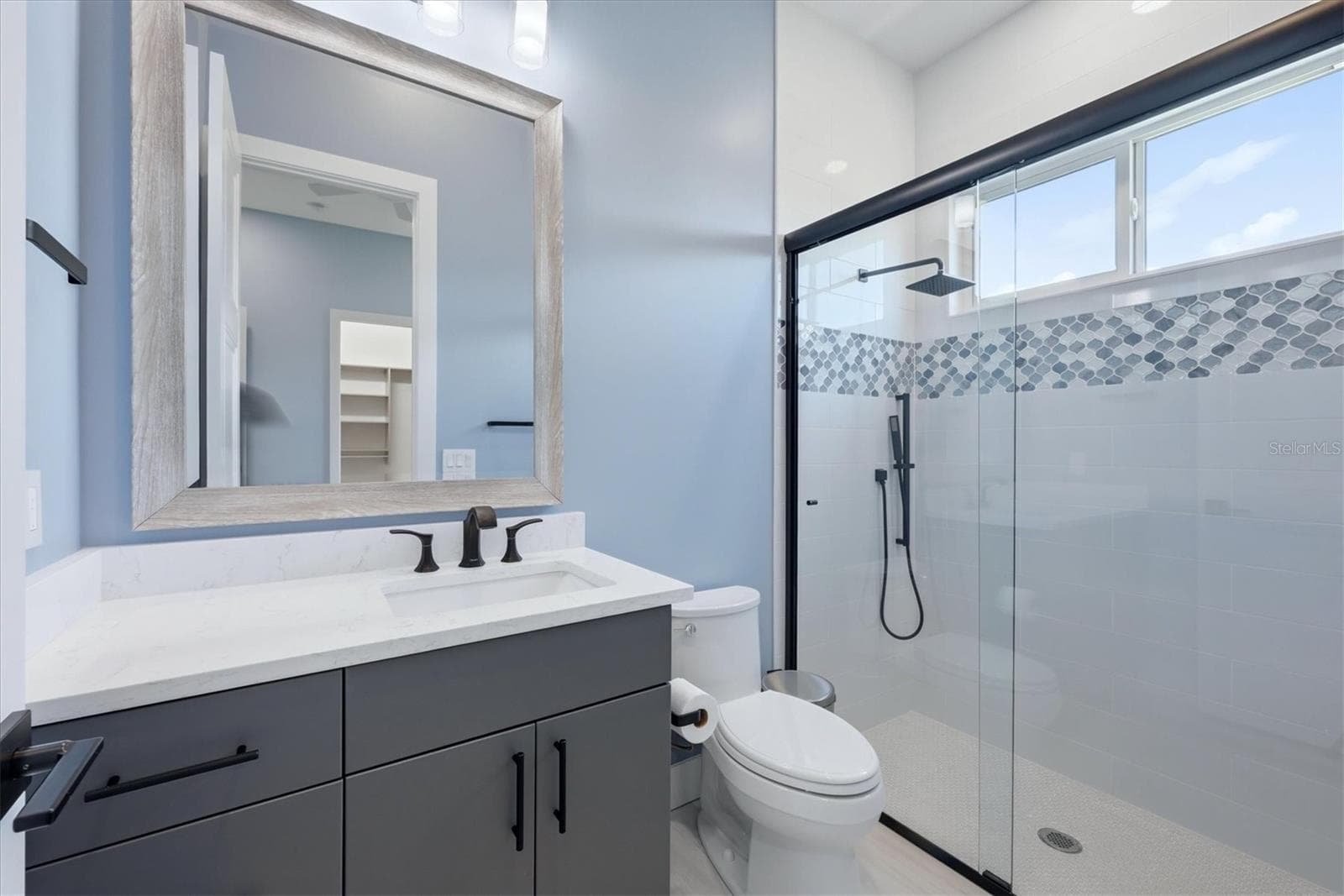 Guest Bathroom 2 - 387 S SHORE DR, SARASOTA