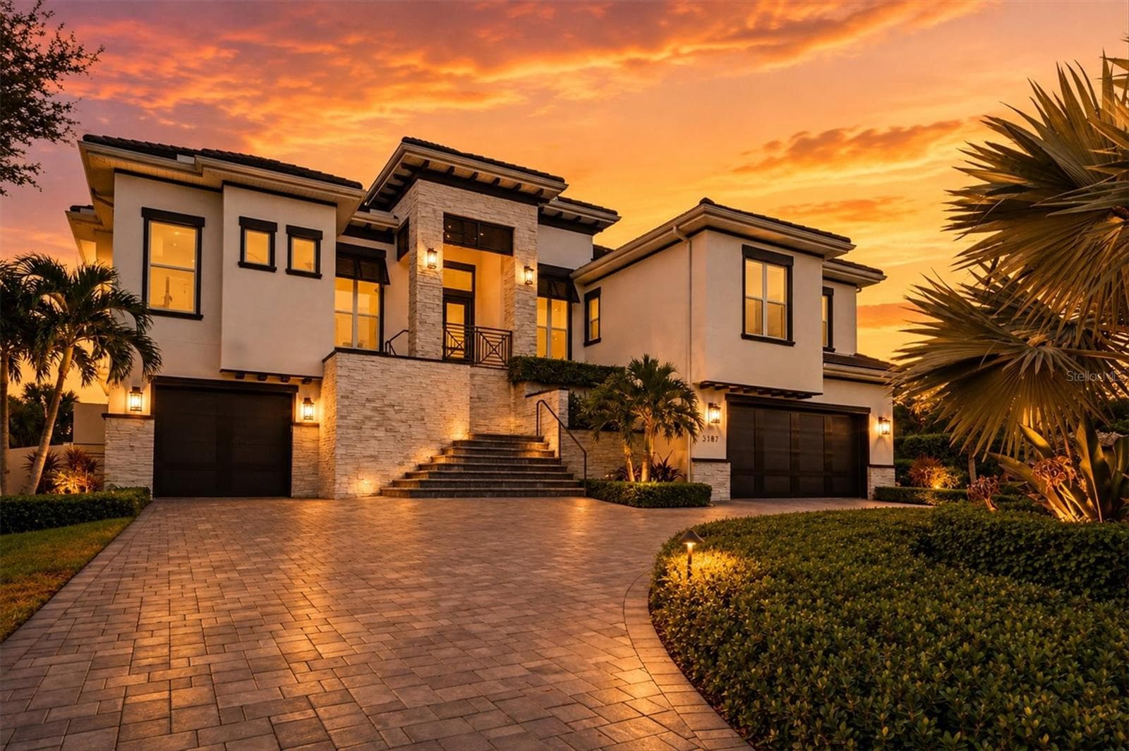Front Elevation - 387 S SHORE DR, SARASOTA