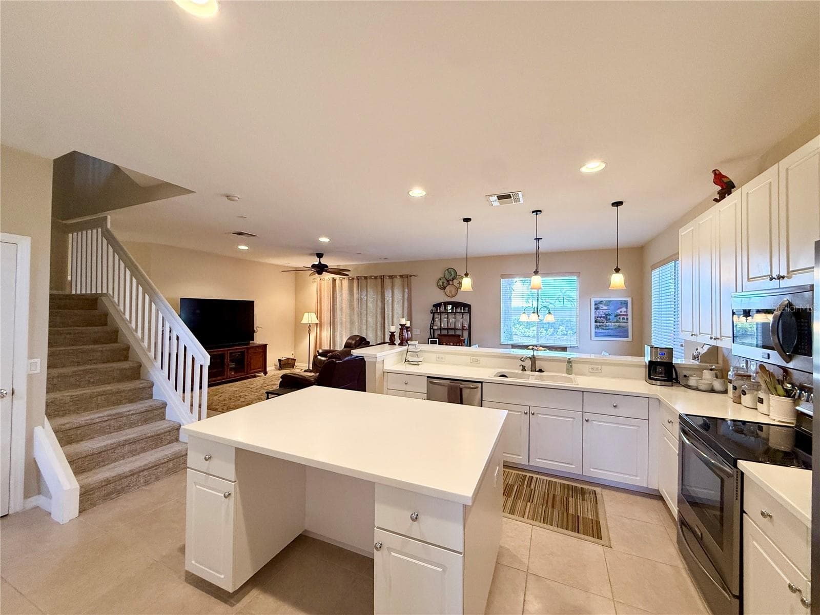 Single Family Residence at 15470 LAGUNA HILLS DR, FORT MYERS, photo 11 of 50