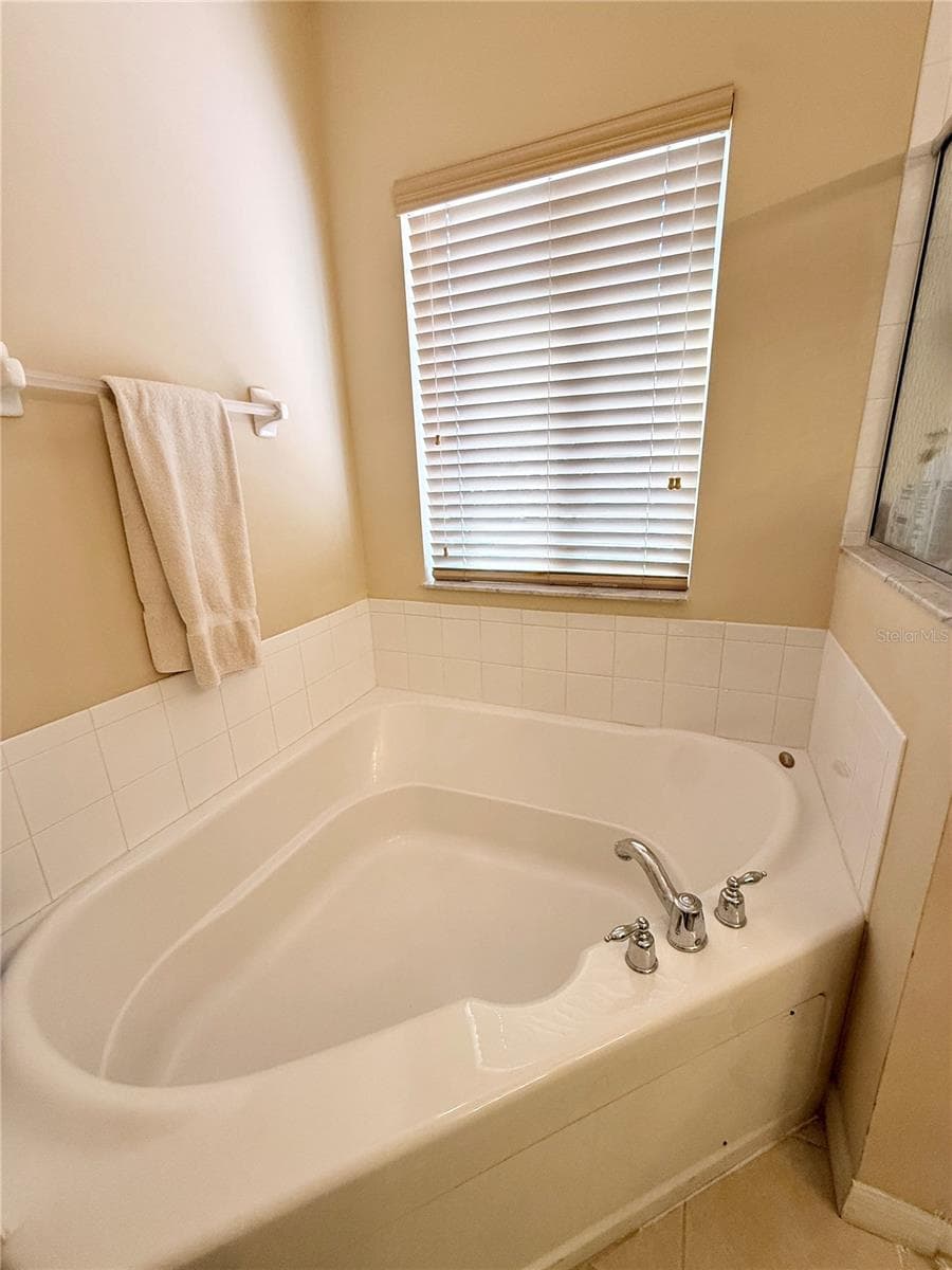 Single Family Residence at 15470 LAGUNA HILLS DR, FORT MYERS, photo 25 of 50