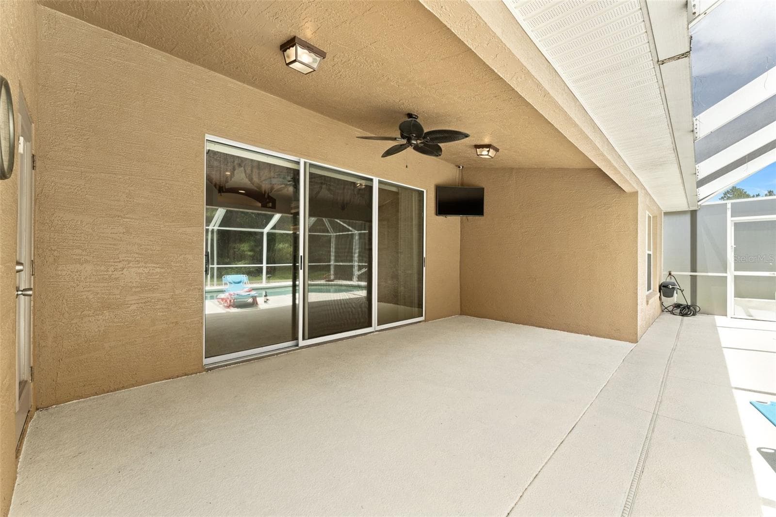 Covered lanai - 1903 CREEKWATER BLVD, PORT ORANGE