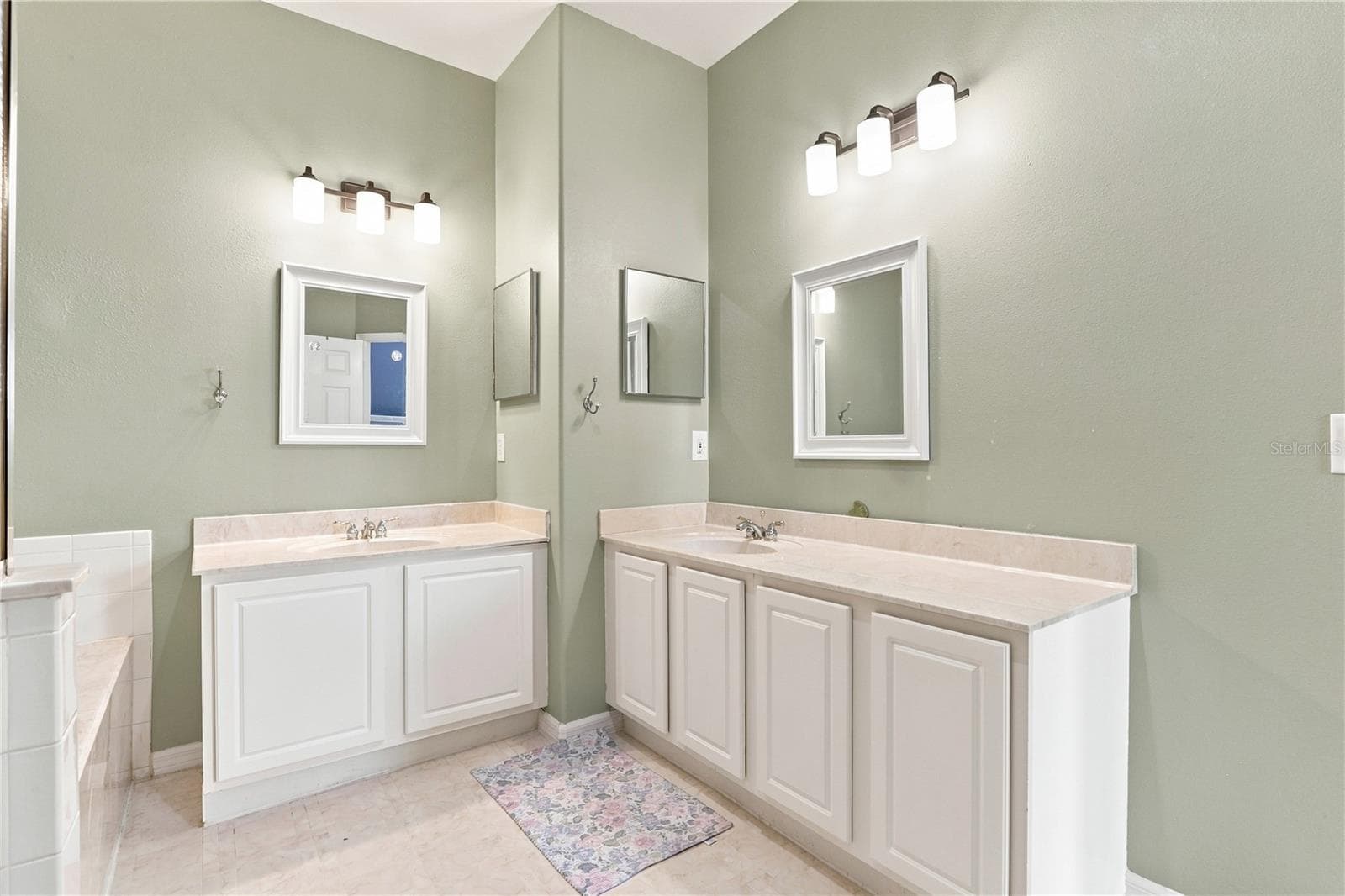 Single Family Residence at 1732 NESTLEWOOD TRL, ORLANDO, photo 19 of 36