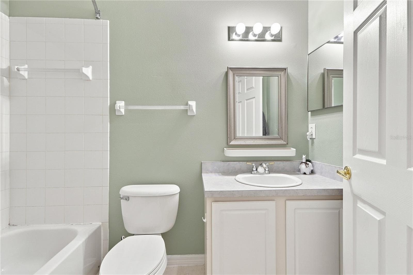 Single Family Residence at 1732 NESTLEWOOD TRL, ORLANDO, photo 27 of 36