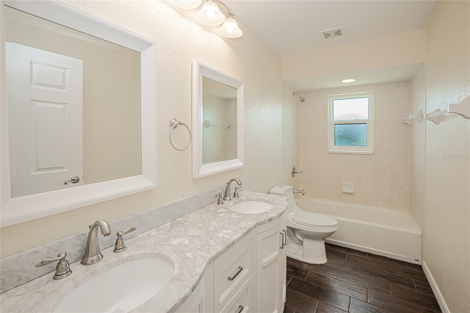 Single Family Residence at 206 S WATERWAY DR NW, PORT CHARLOTTE, photo 34 of 56