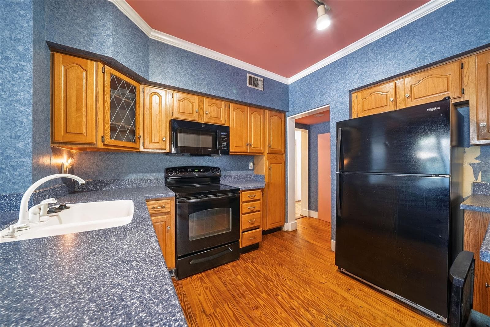 Single Family Residence at 813 GREENWOOD ST, ORLANDO, photo 9 of 40