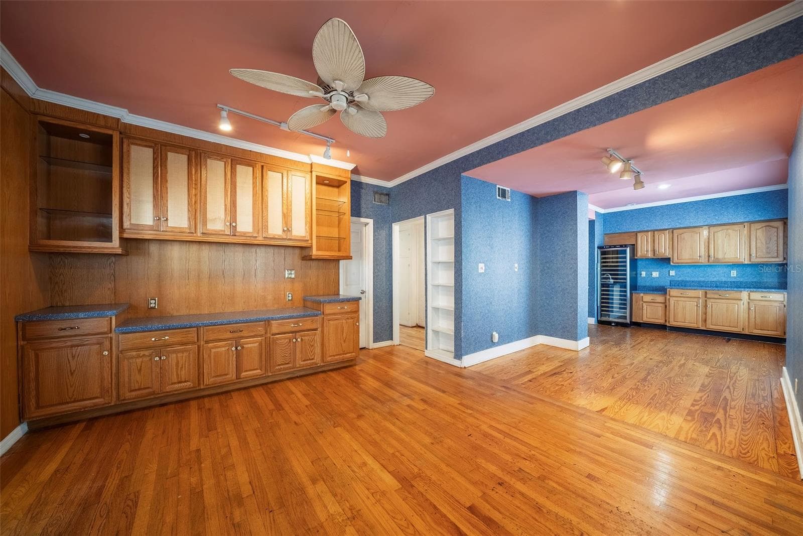 Single Family Residence at 813 GREENWOOD ST, ORLANDO, photo 12 of 40