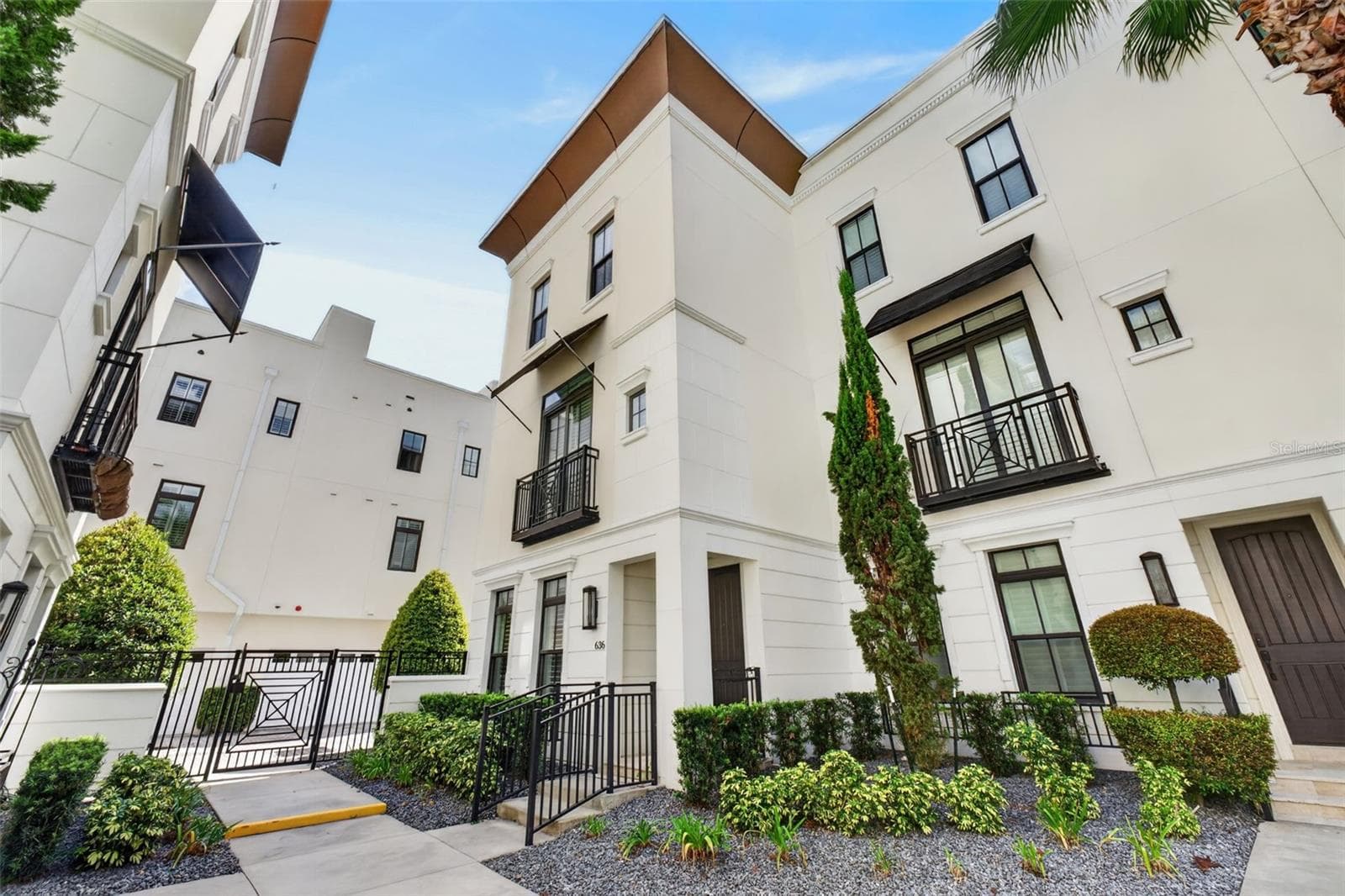 Townhouse at 636 MARIPOSA ST, ORLANDO, photo 2 of 81