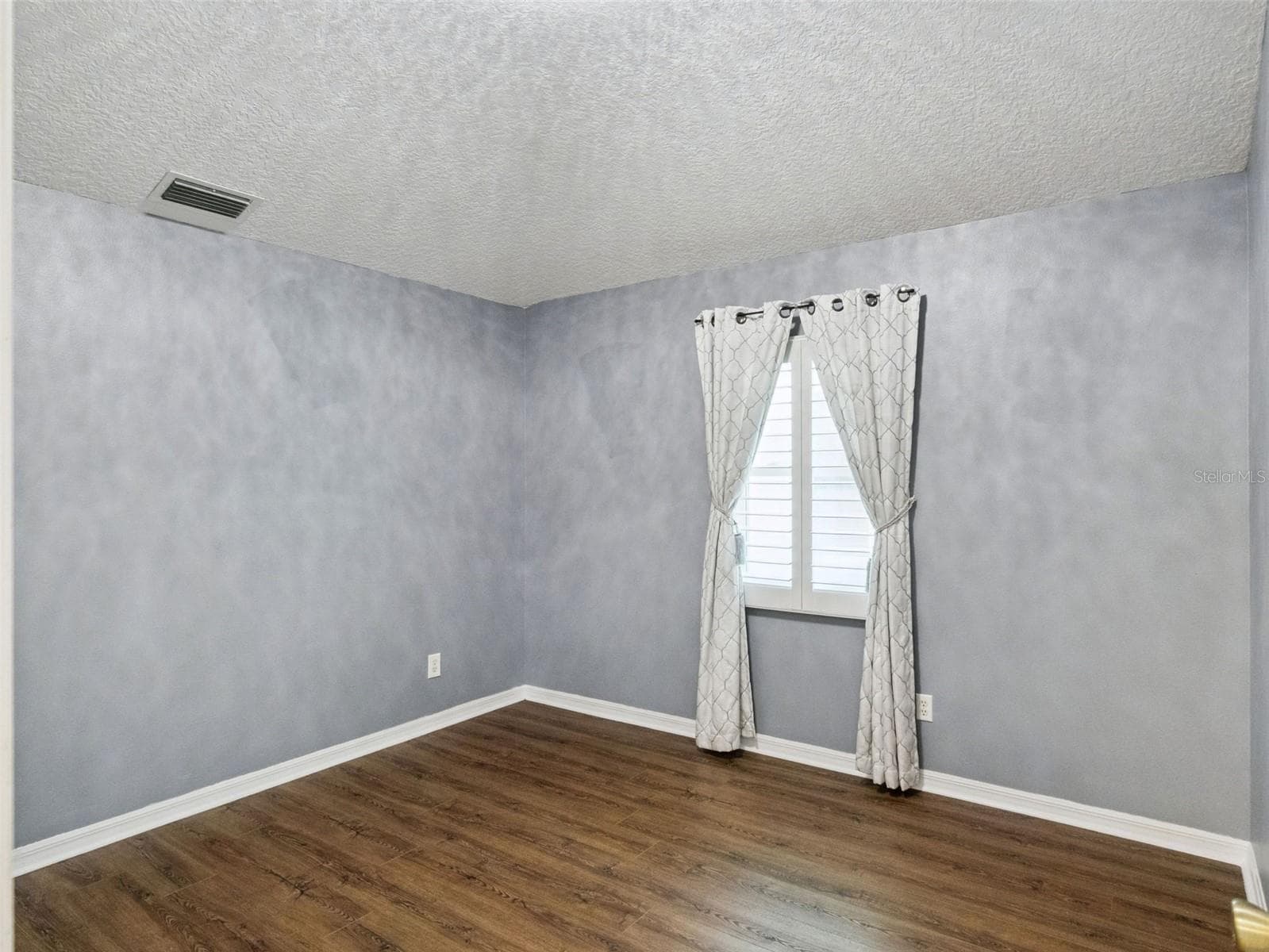 Guest Bedroom - 21738 KING RICHARDS WAY, LEESBURG