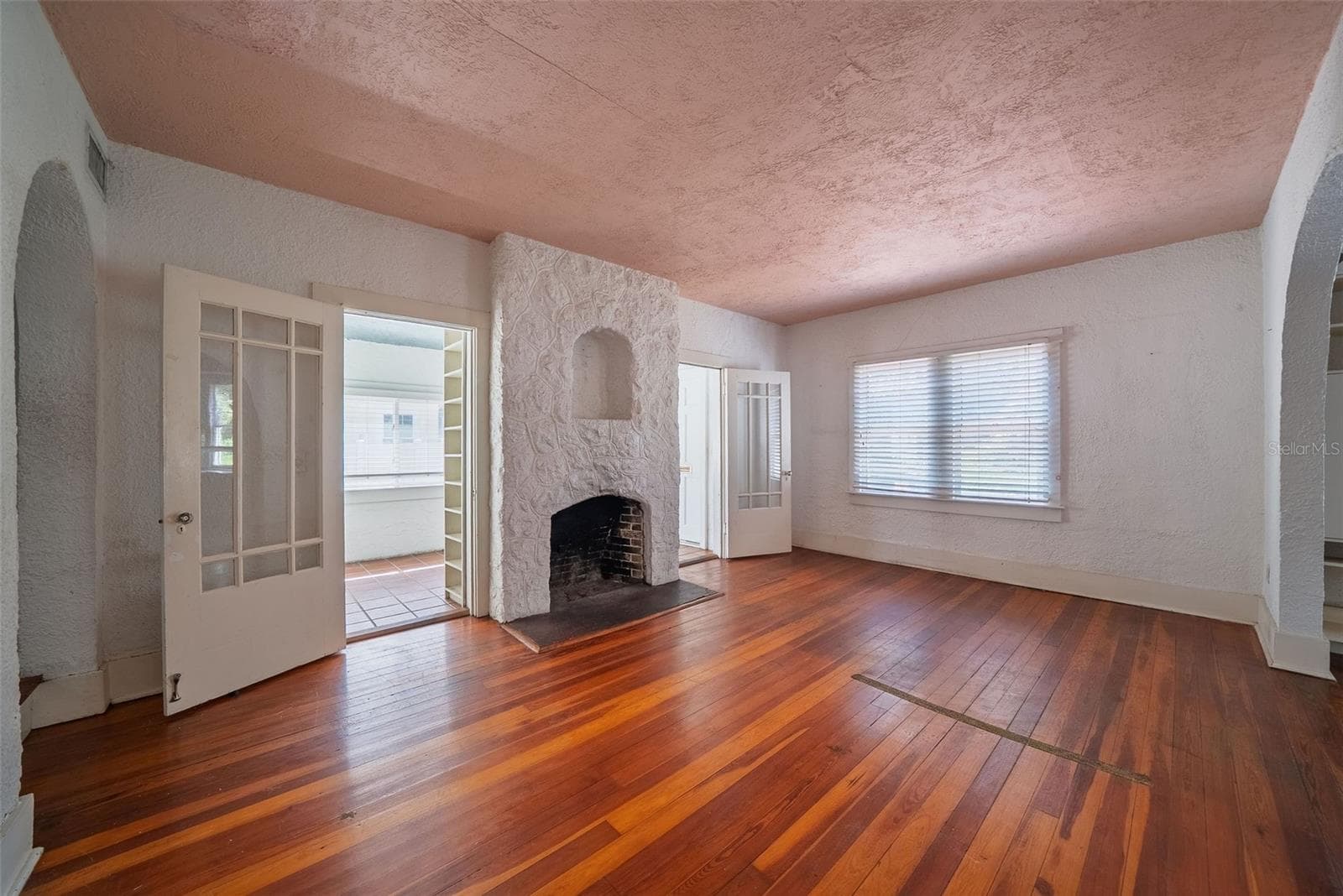Duplex at 813 GREENWOOD ST, ORLANDO, photo 5 of 43