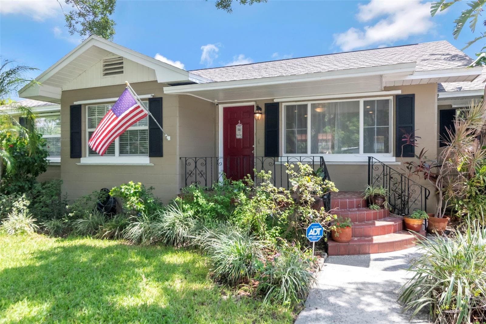 Walkway to Entrace - 311 N GOMEZ AVE, TAMPA