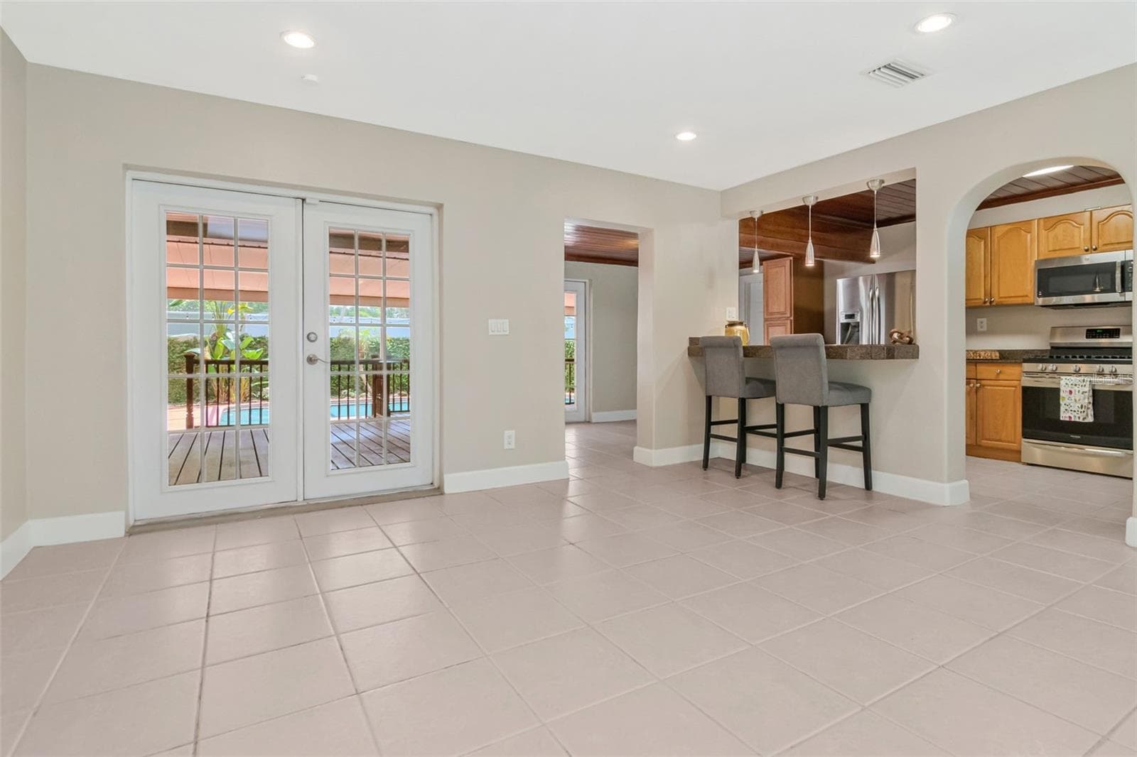 Open & Airy - 311 N GOMEZ AVE, TAMPA