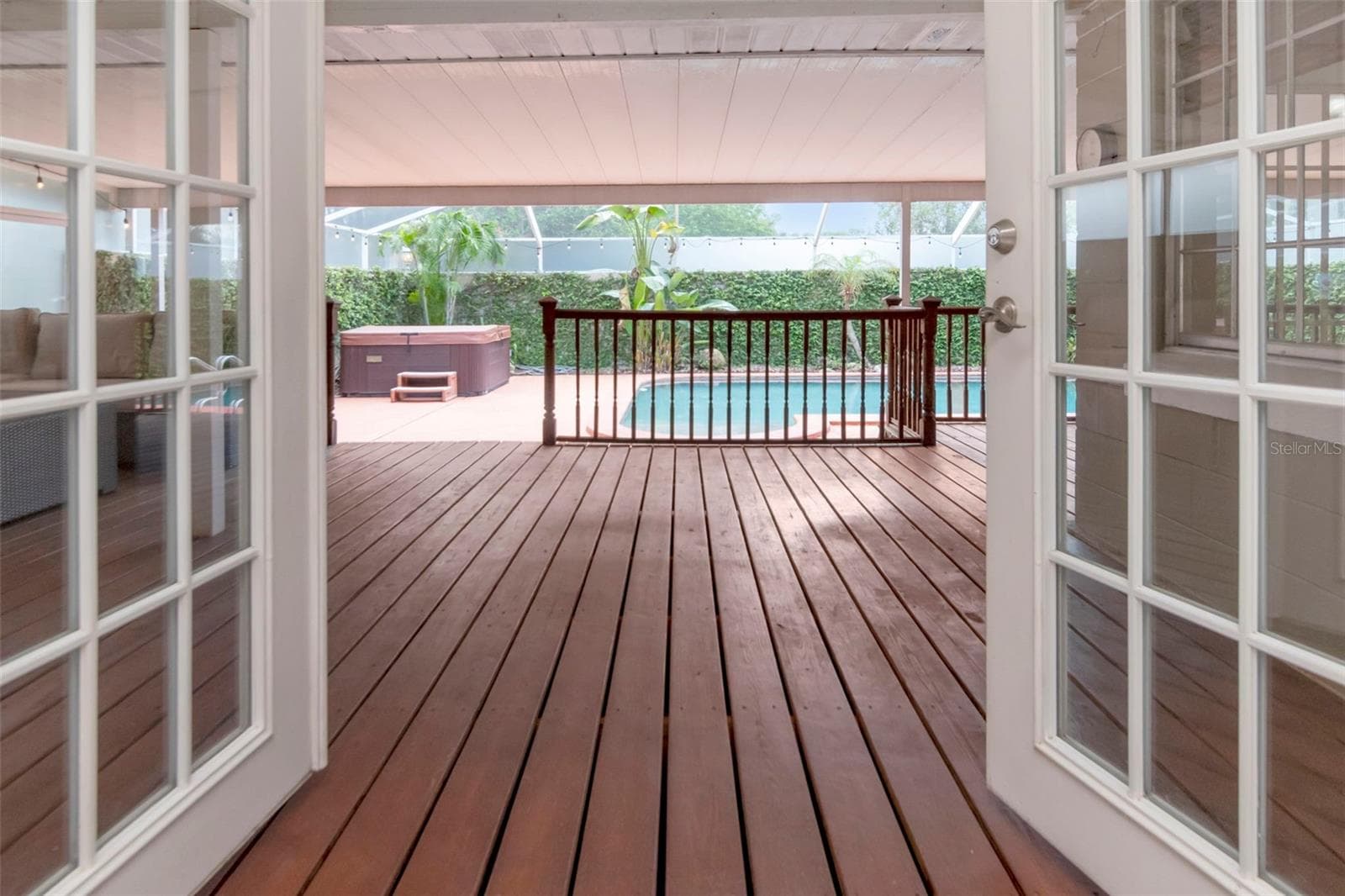 Outside Oasis - 311 N GOMEZ AVE, TAMPA