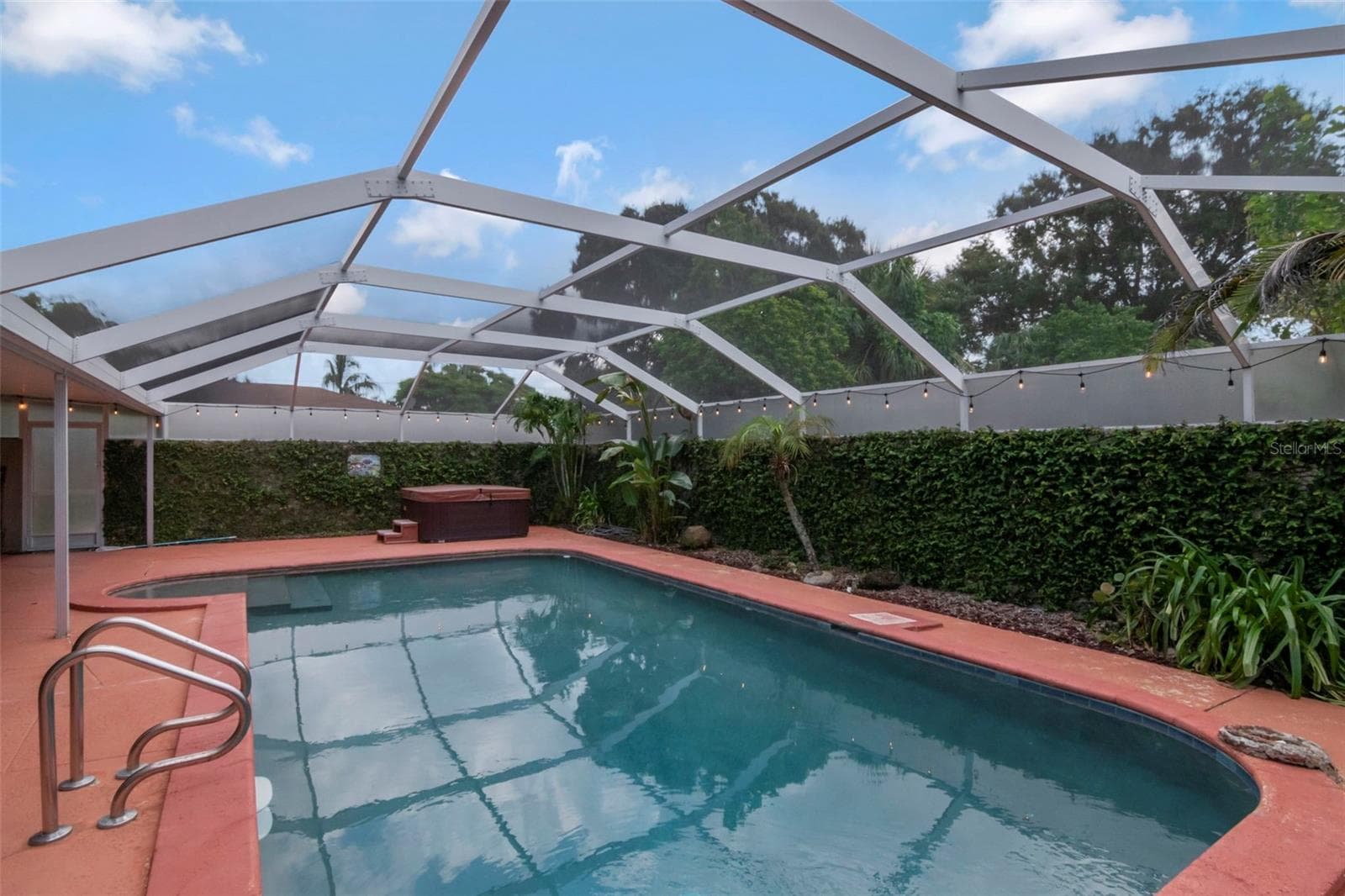 Sheltered from Leaves - 311 N GOMEZ AVE, TAMPA