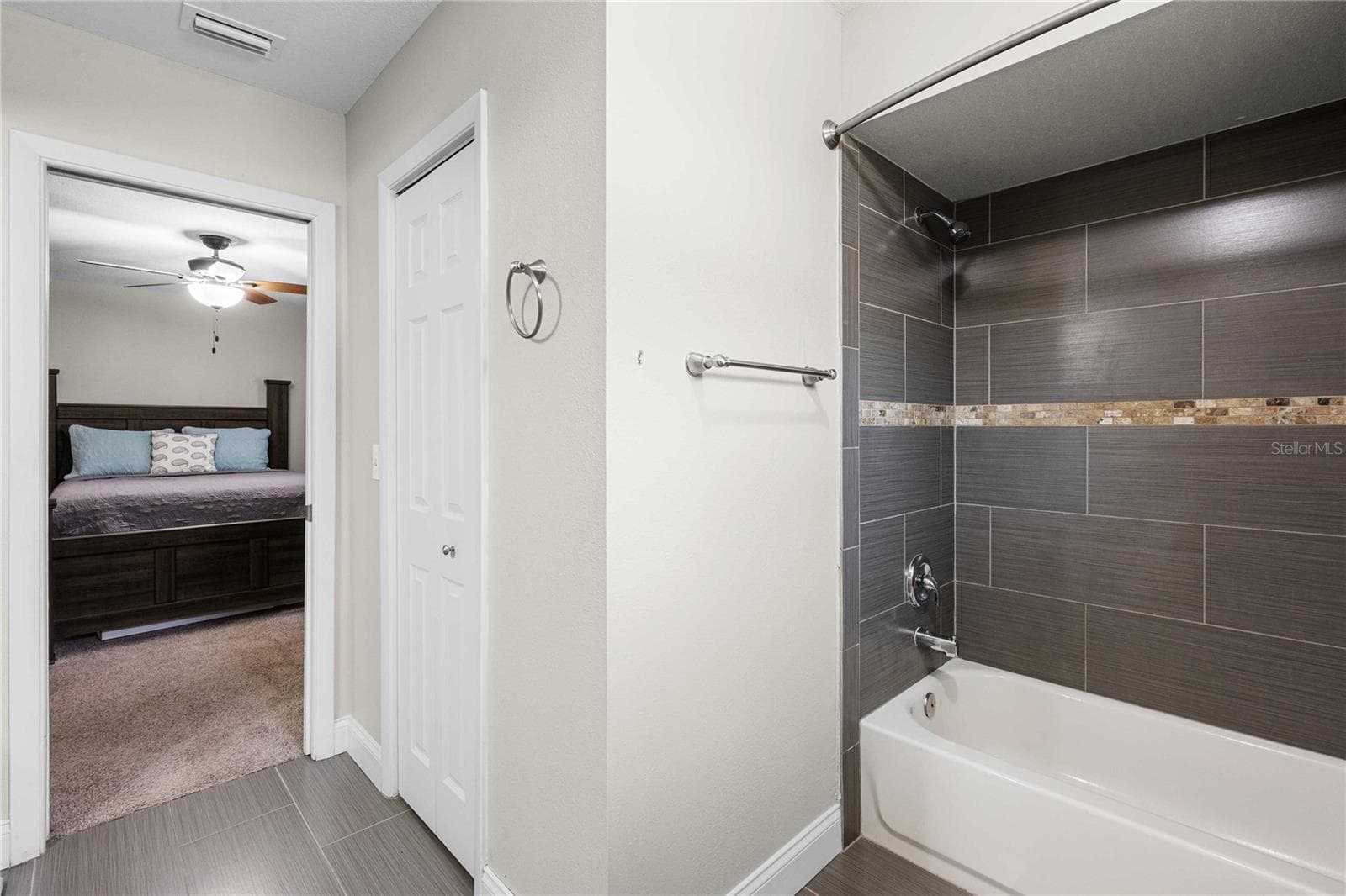 Single Family Residence at 2423 FORREST CREST CIR, LUTZ, photo 29 of 45