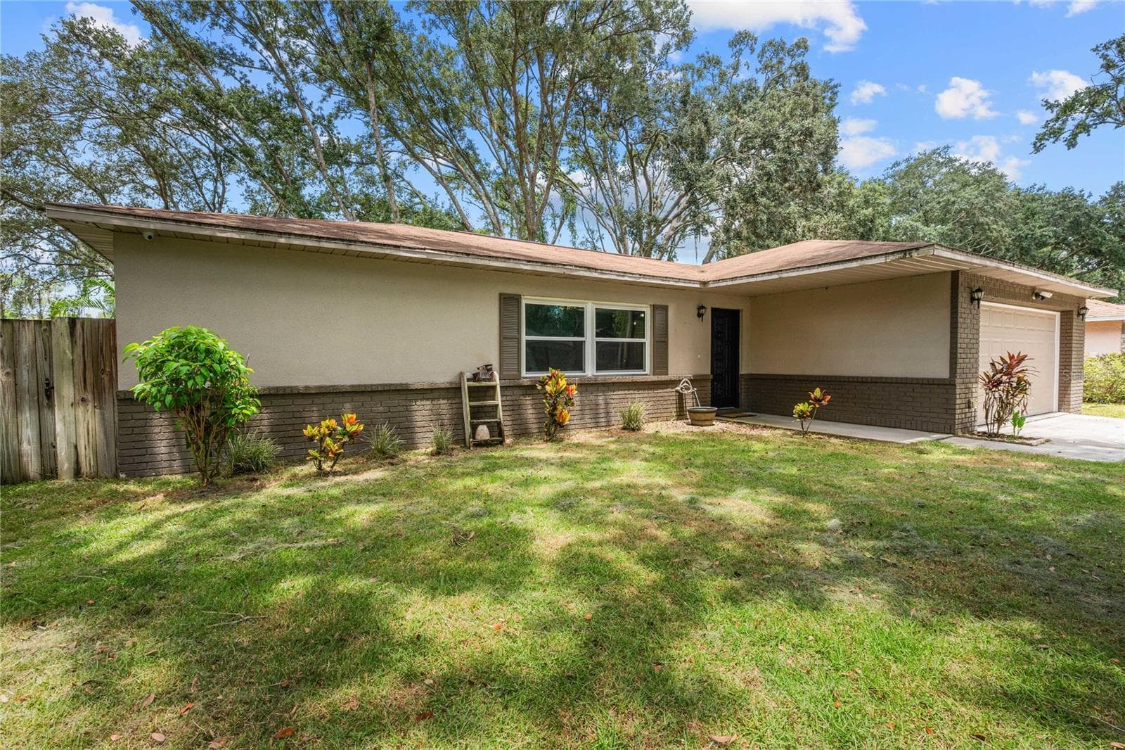 Single Family Residence at 2423 FORREST CREST CIR, LUTZ, photo 38 of 45