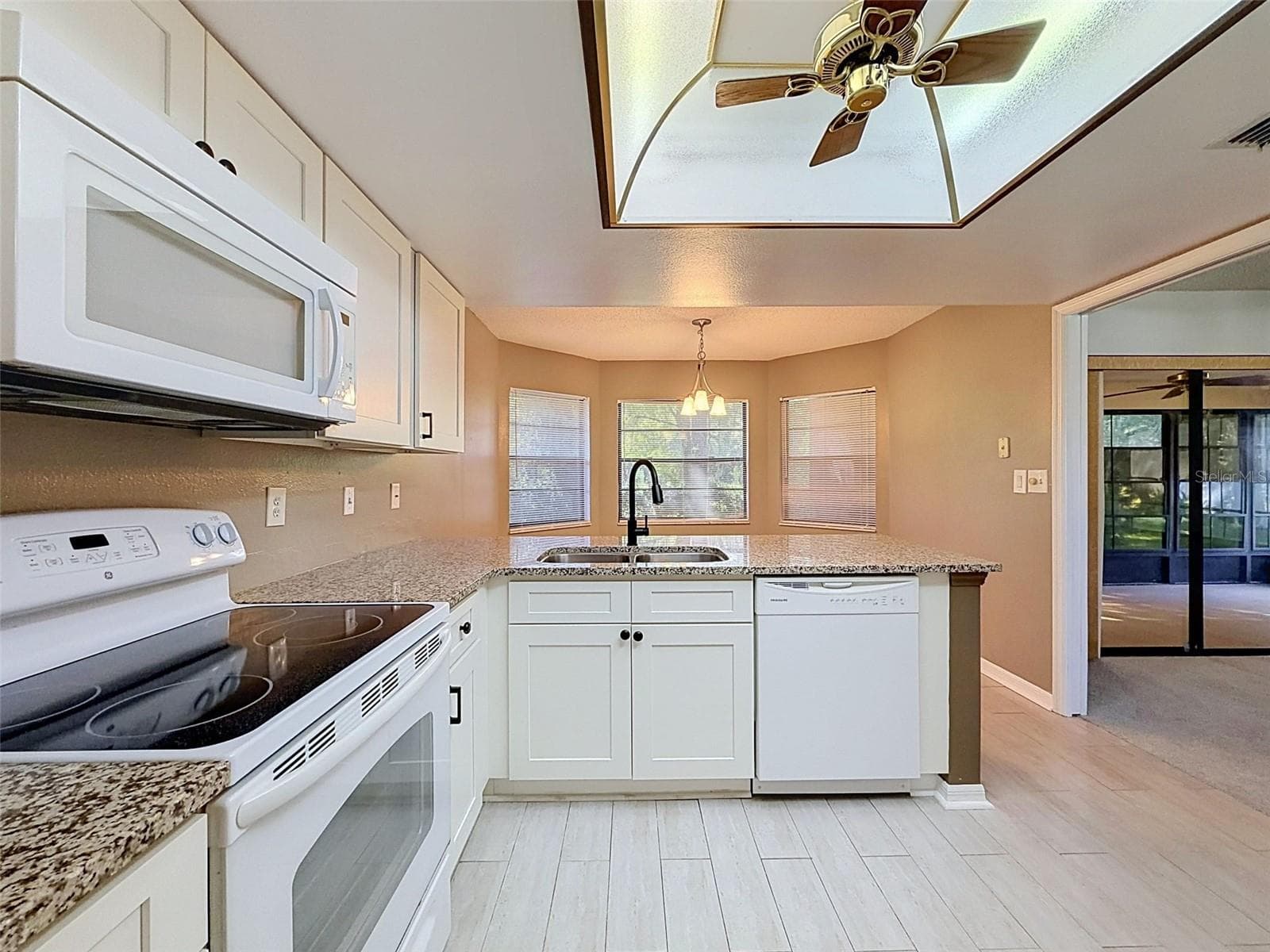 Kitchen - 7308 BALTUSROL DR, NEW PORT RICHEY