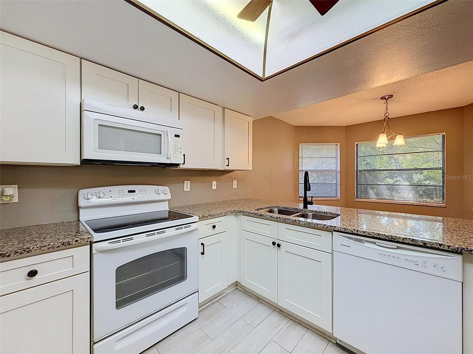 Kitchen - 7308 BALTUSROL DR, NEW PORT RICHEY
