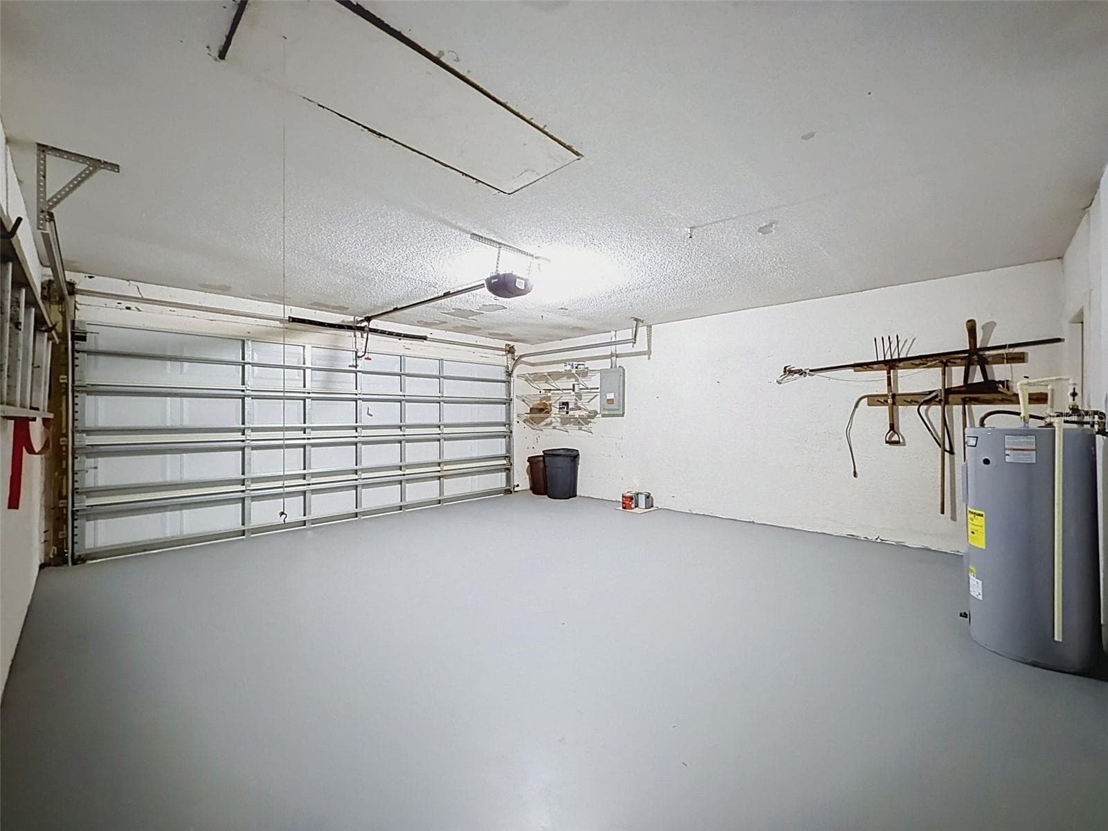Garage - 7308 BALTUSROL DR, NEW PORT RICHEY