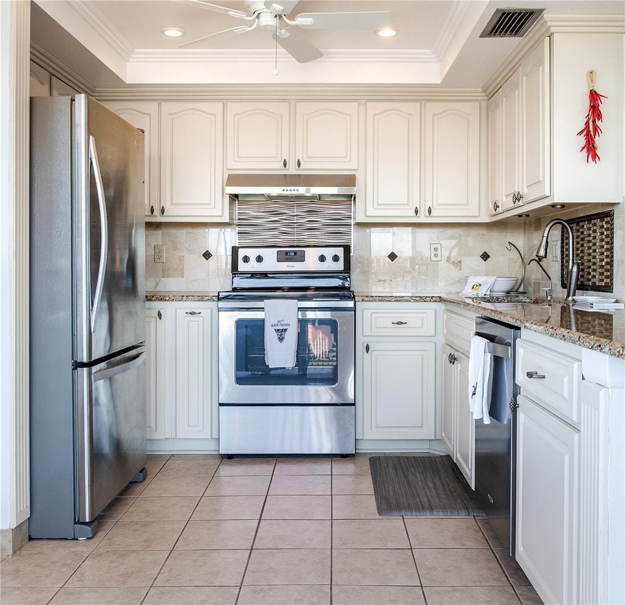 Condominium at 6104 PALMA DEL MAR BLVD S #404, ST PETERSBURG, photo 15 of 59