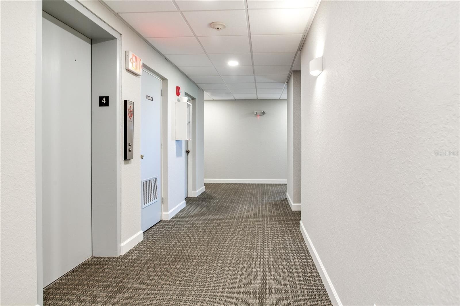 Condominium at 6104 PALMA DEL MAR BLVD S #404, ST PETERSBURG, photo 35 of 59