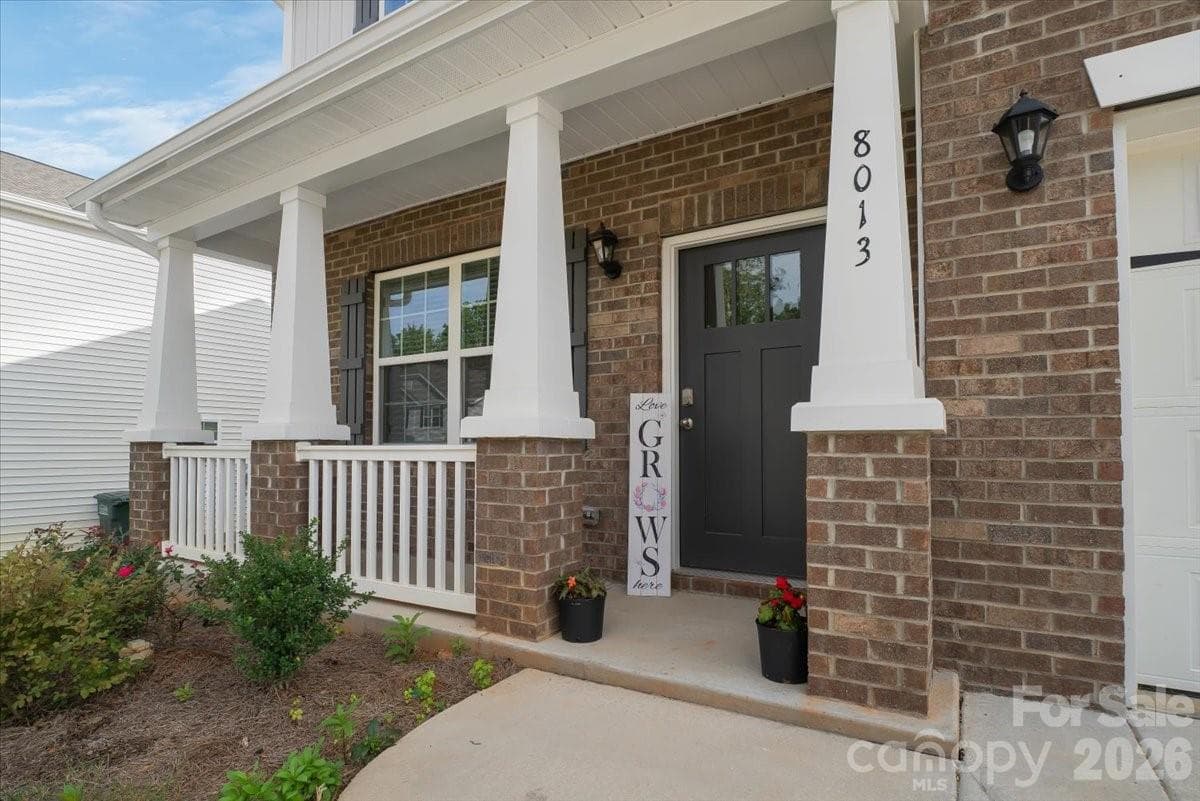 Single Family Residence at 8013 Kennesaw Drive, Gastonia, photo 3 of 46