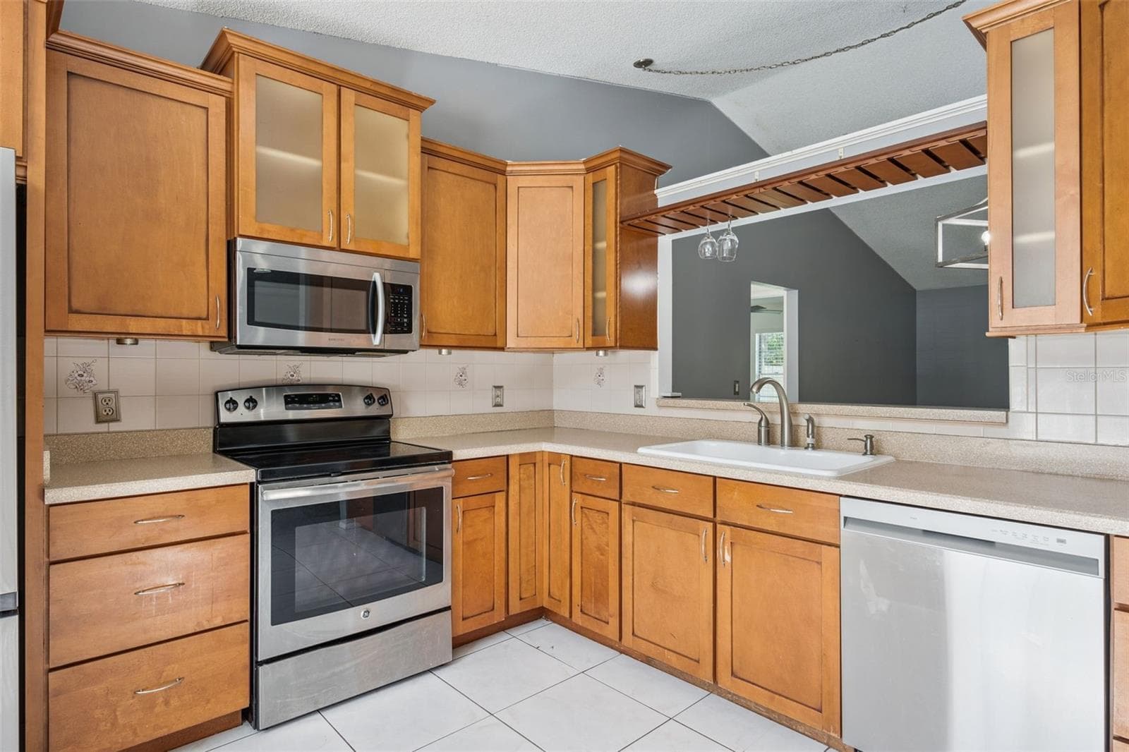 Single Family Residence at 2136 OPAL DR, ORLANDO, photo 3 of 20