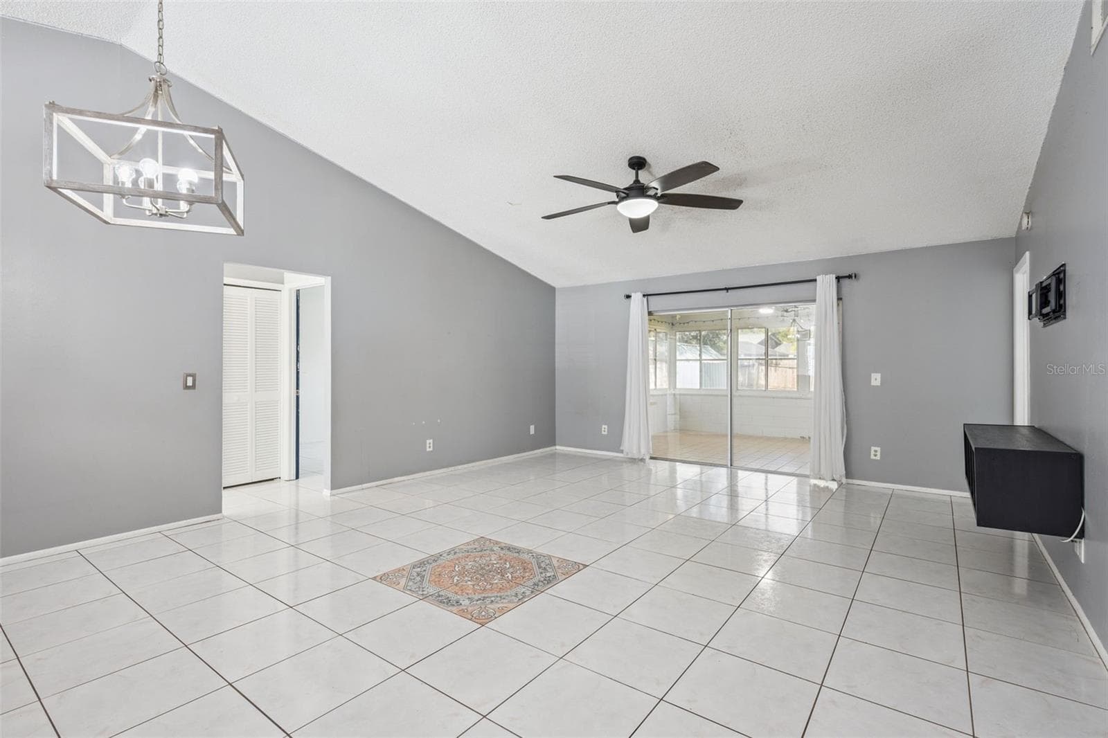 Single Family Residence at 2136 OPAL DR, ORLANDO, photo 8 of 20