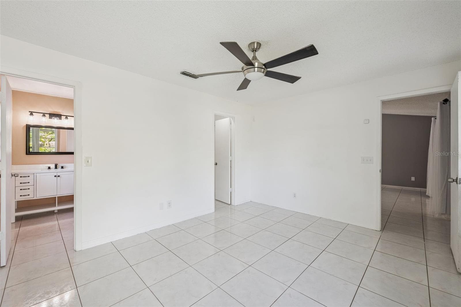 Single Family Residence at 2136 OPAL DR, ORLANDO, photo 10 of 20