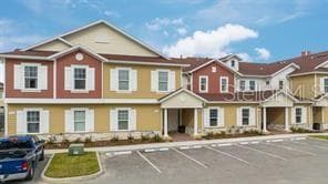 Townhouse at 7512 SUNFLOWER CIR, KISSIMMEE, photo 2 of 57