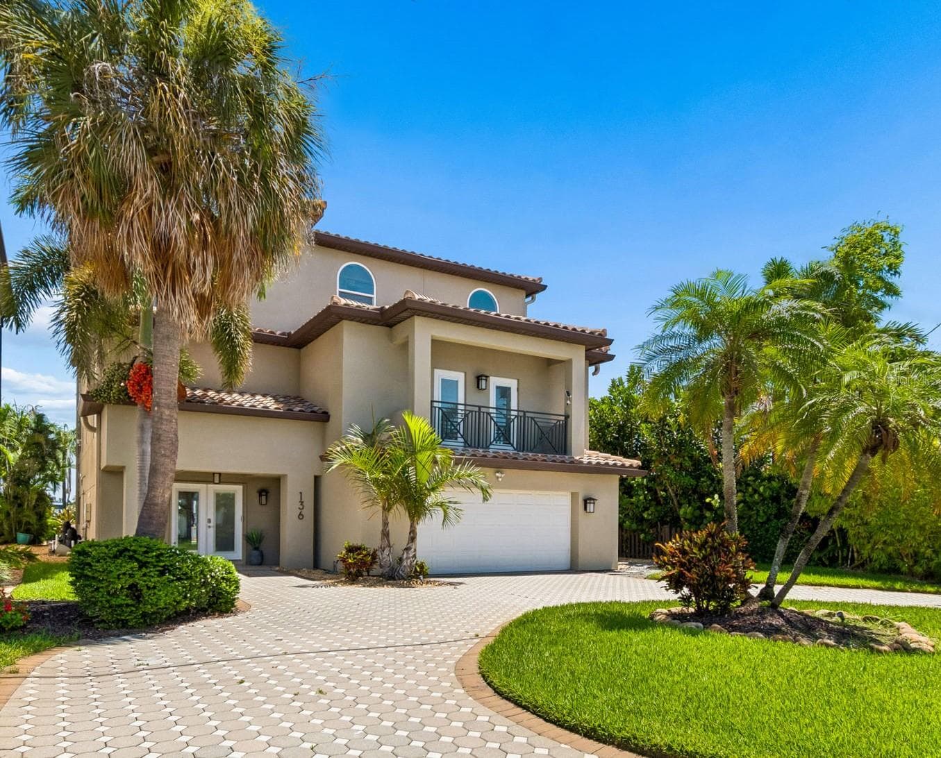 136 DEVON DR