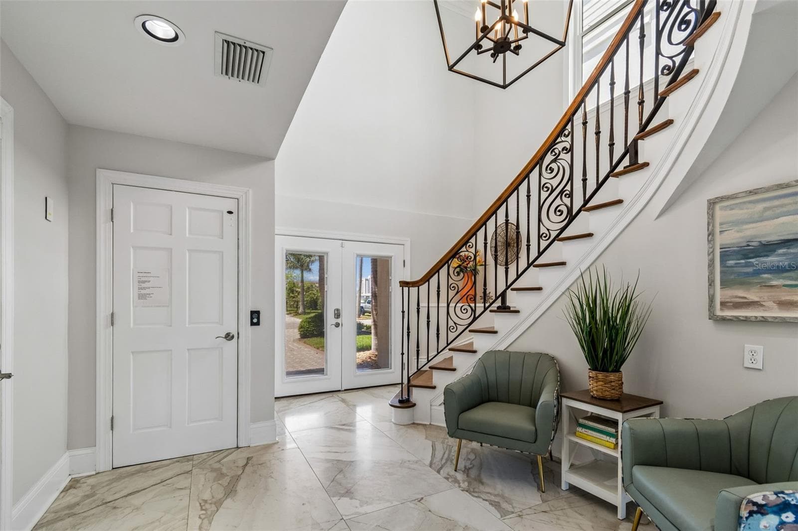 Single Family Residence at 136 DEVON DR, CLEARWATER BEACH, photo 7 of 83
