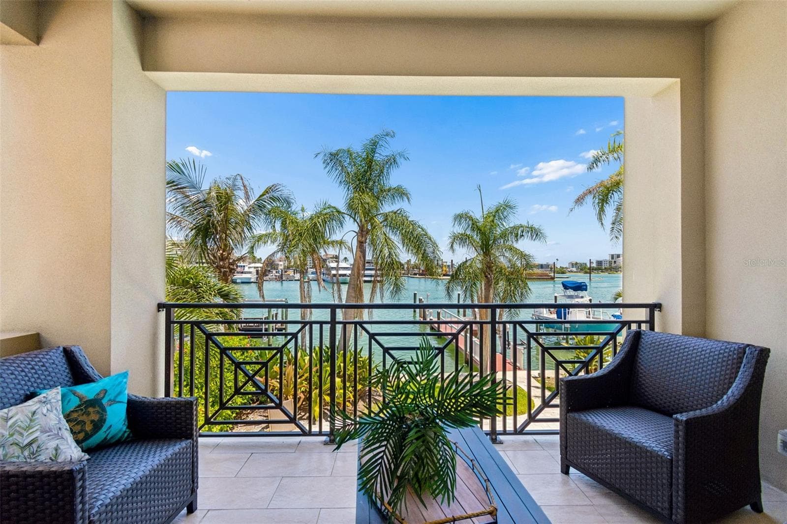 Single Family Residence at 136 DEVON DR, CLEARWATER BEACH, photo 15 of 83
