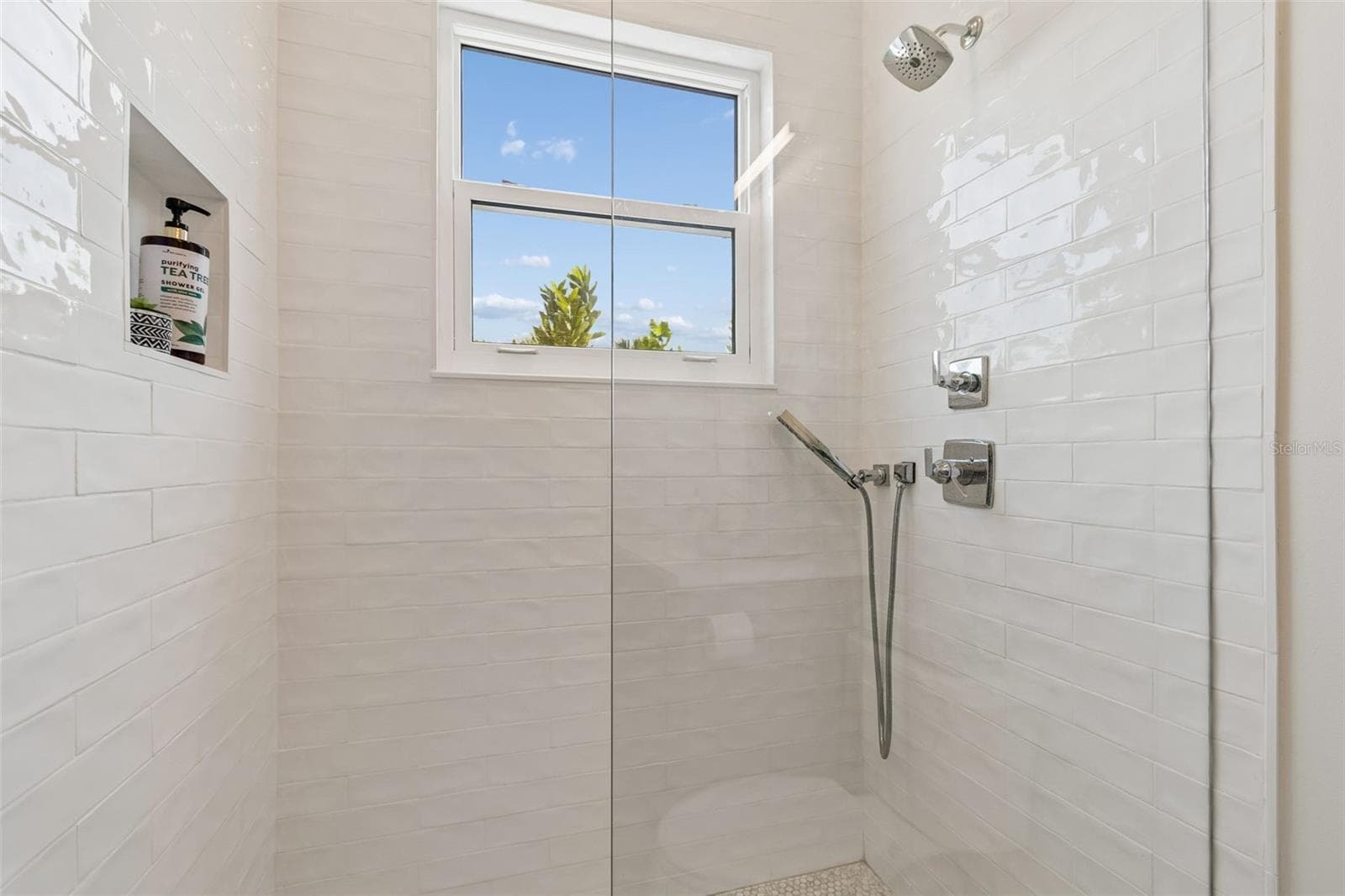 Single Family Residence at 136 DEVON DR, CLEARWATER BEACH, photo 42 of 83