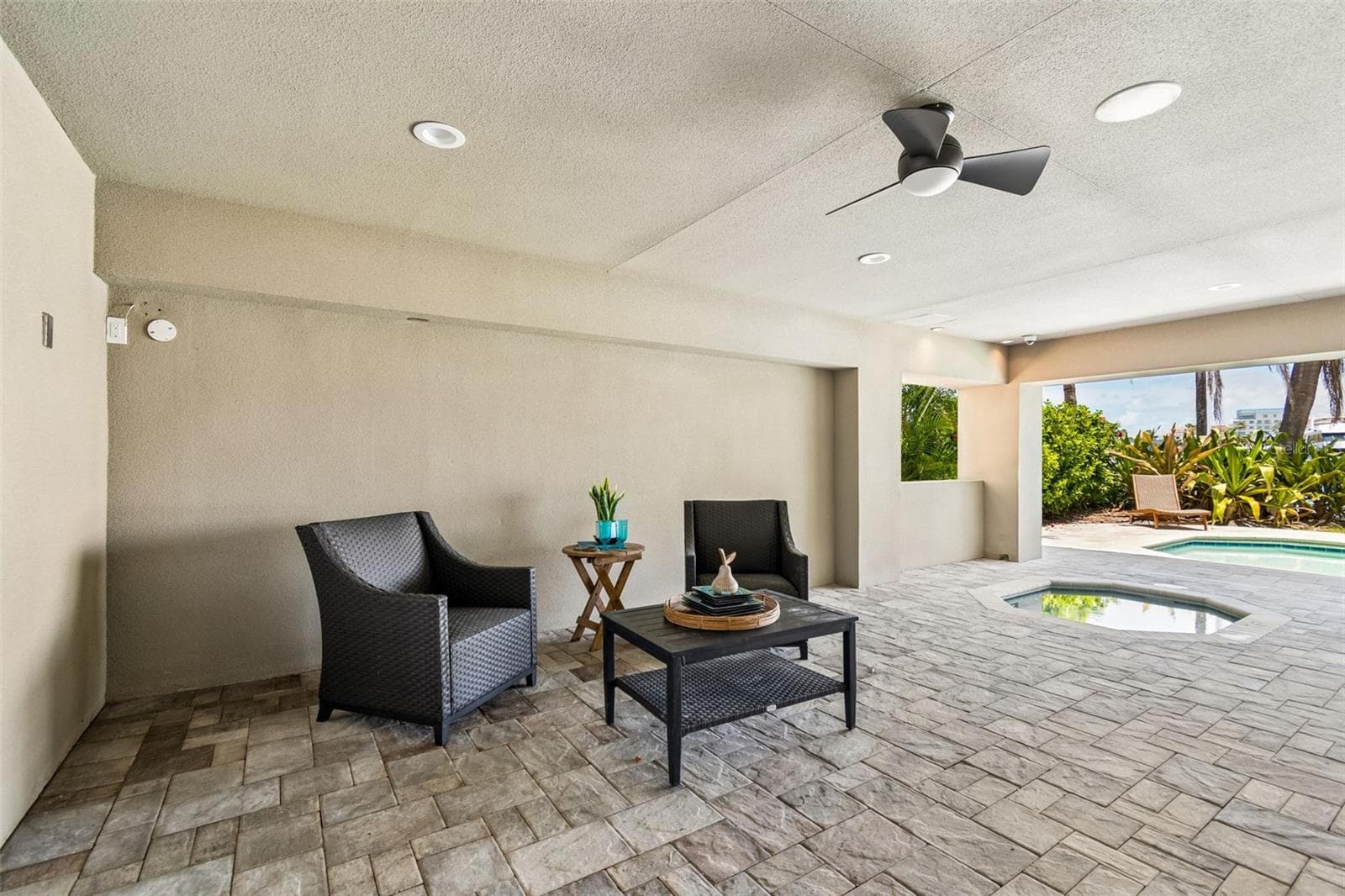 Single Family Residence at 136 DEVON DR, CLEARWATER BEACH, photo 62 of 83