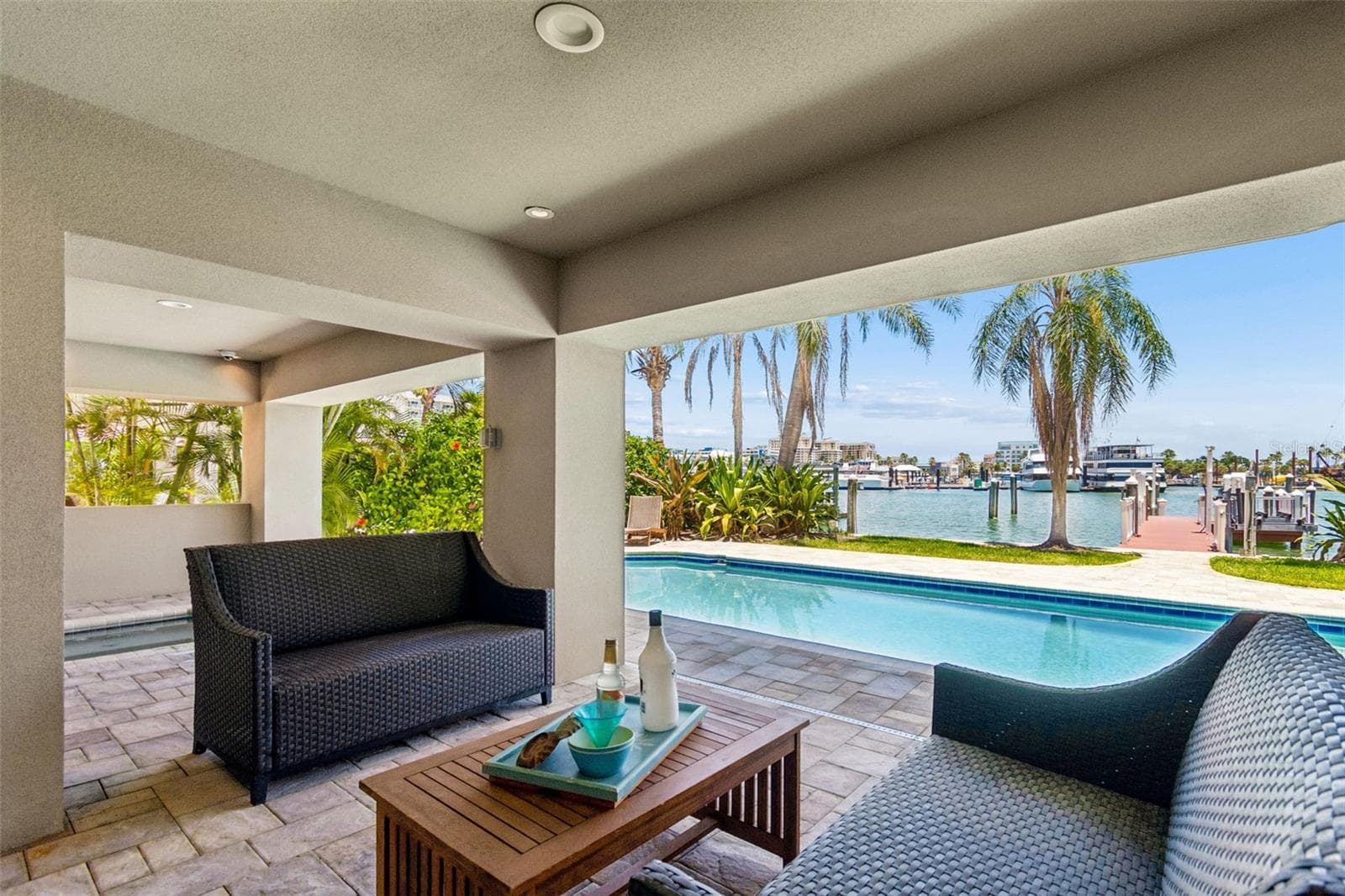 Single Family Residence at 136 DEVON DR, CLEARWATER BEACH, photo 65 of 83