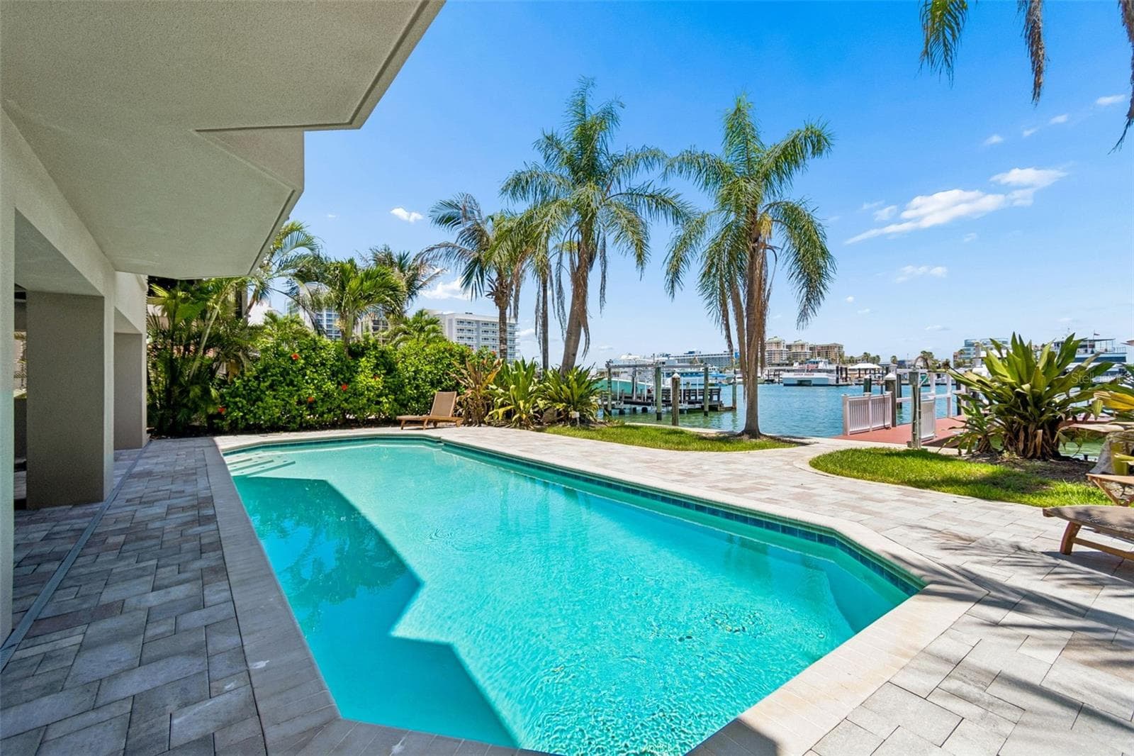 Single Family Residence at 136 DEVON DR, CLEARWATER BEACH, photo 66 of 83
