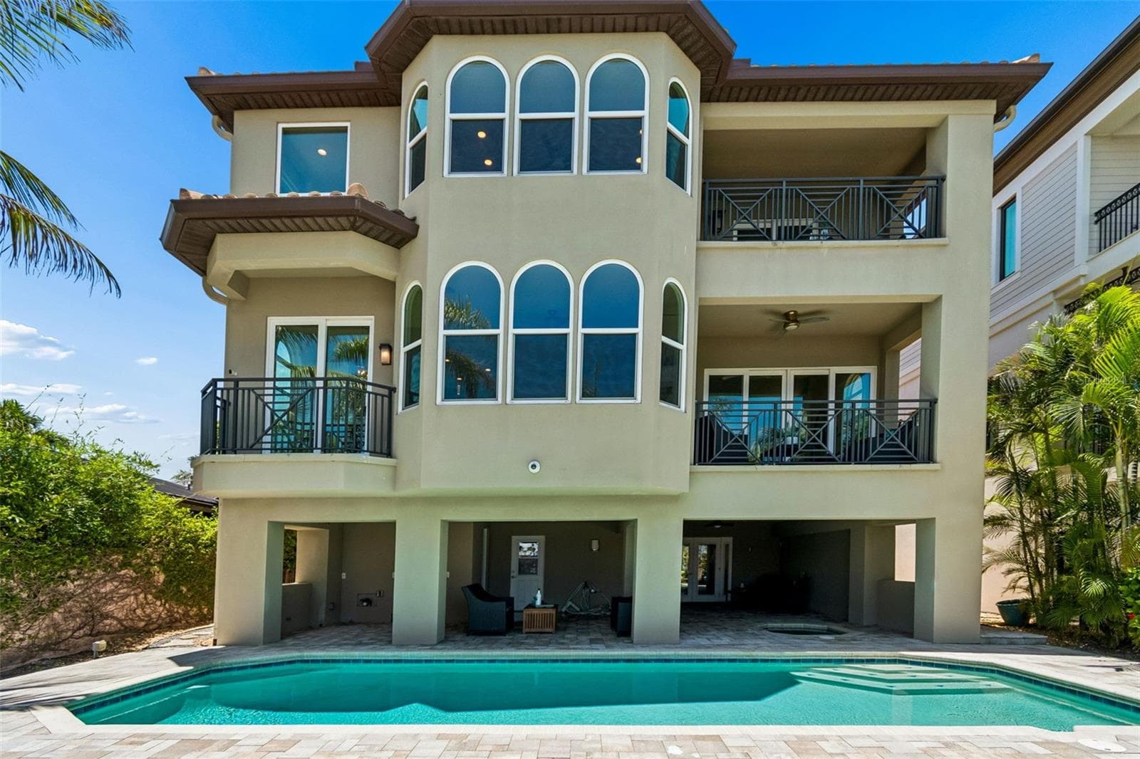 Single Family Residence at 136 DEVON DR, CLEARWATER BEACH, photo 68 of 83