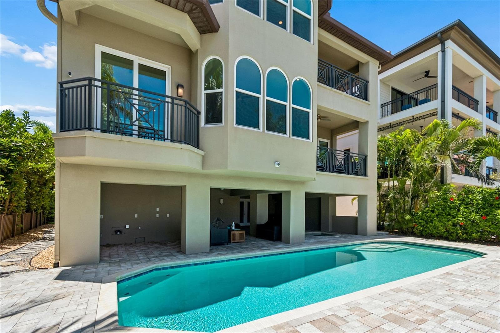 Single Family Residence at 136 DEVON DR, CLEARWATER BEACH, photo 69 of 83