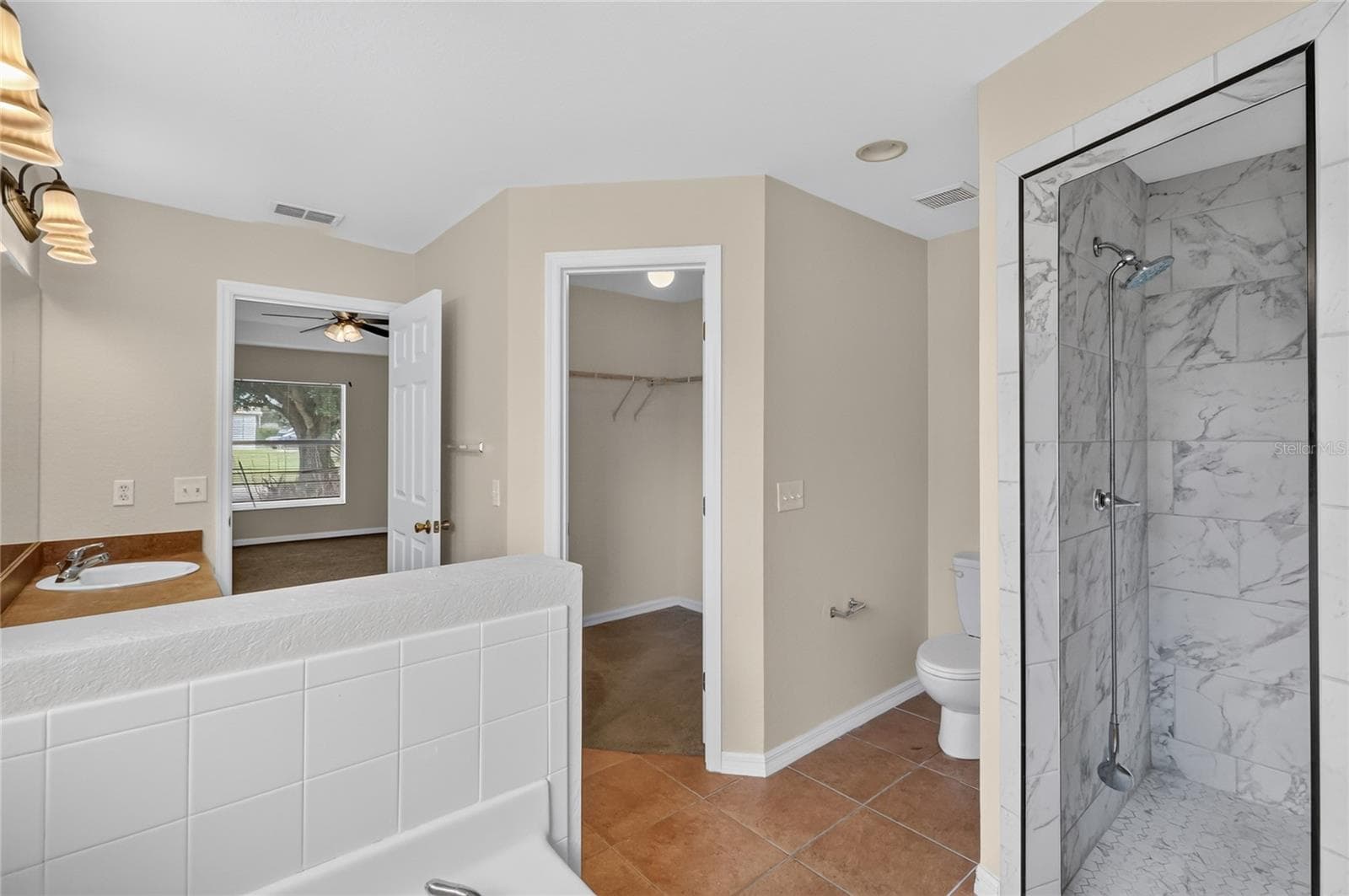 Single Family Residence at 106 MAJESTIC GARDENS CT, WINTER HAVEN, photo 12 of 33