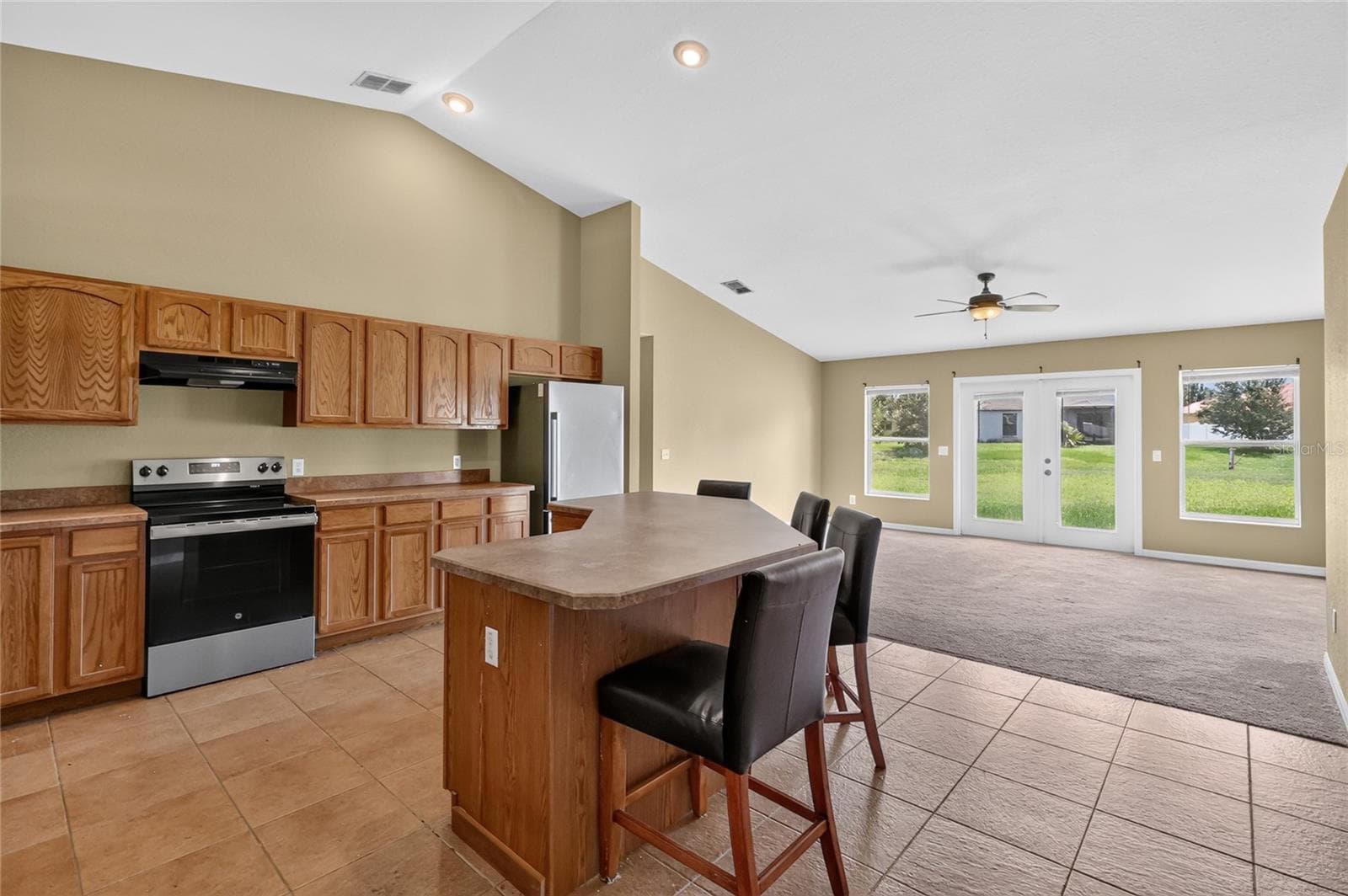 Single Family Residence at 106 MAJESTIC GARDENS CT, WINTER HAVEN, photo 17 of 33