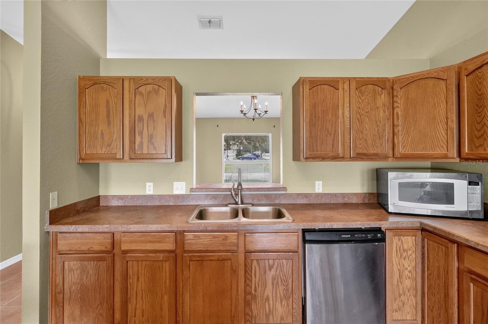Single Family Residence at 106 MAJESTIC GARDENS CT, WINTER HAVEN, photo 21 of 33