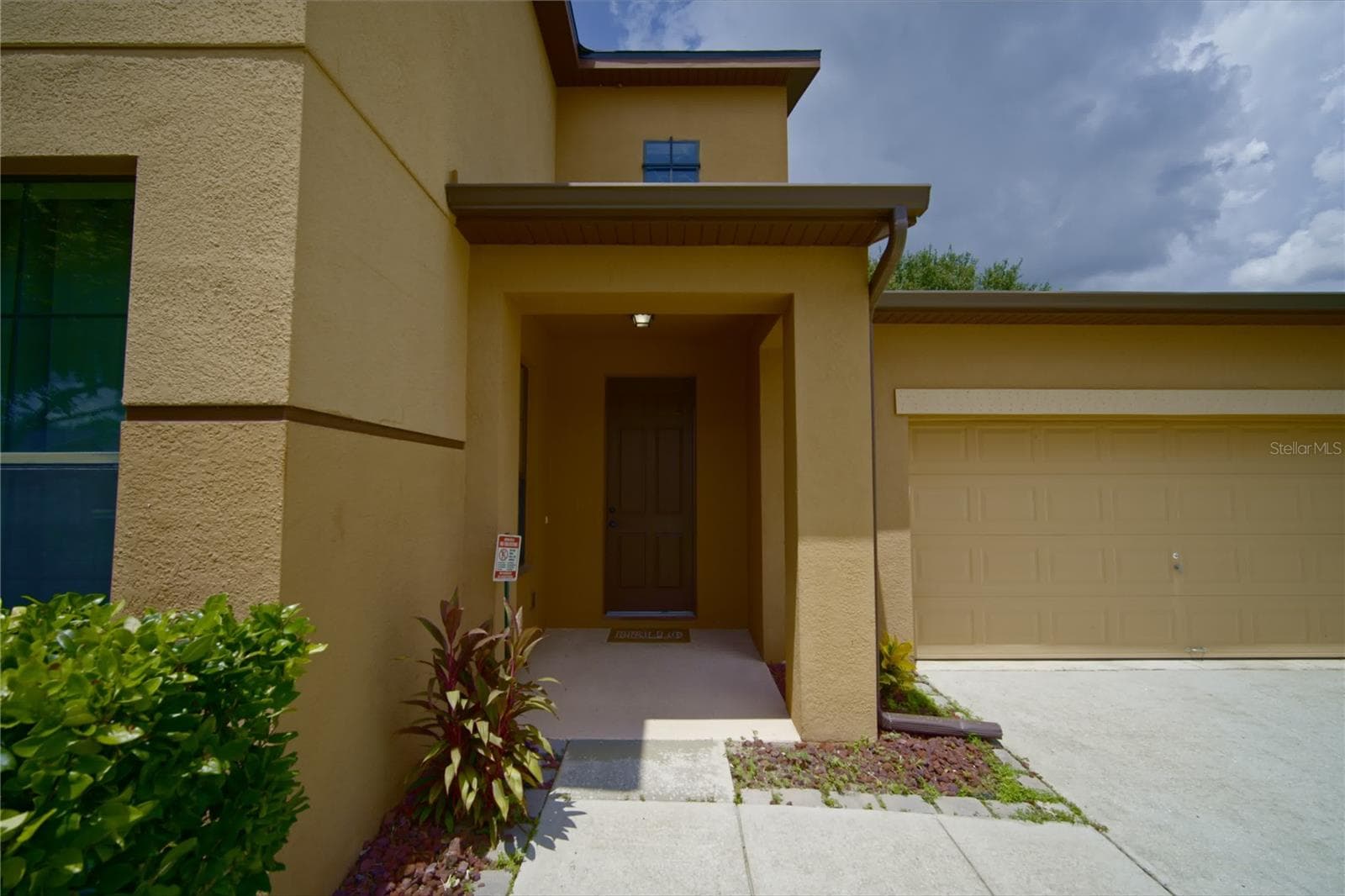 Single Family Residence at 3087 POINTE PLACE AVE, KISSIMMEE, photo 2 of 25