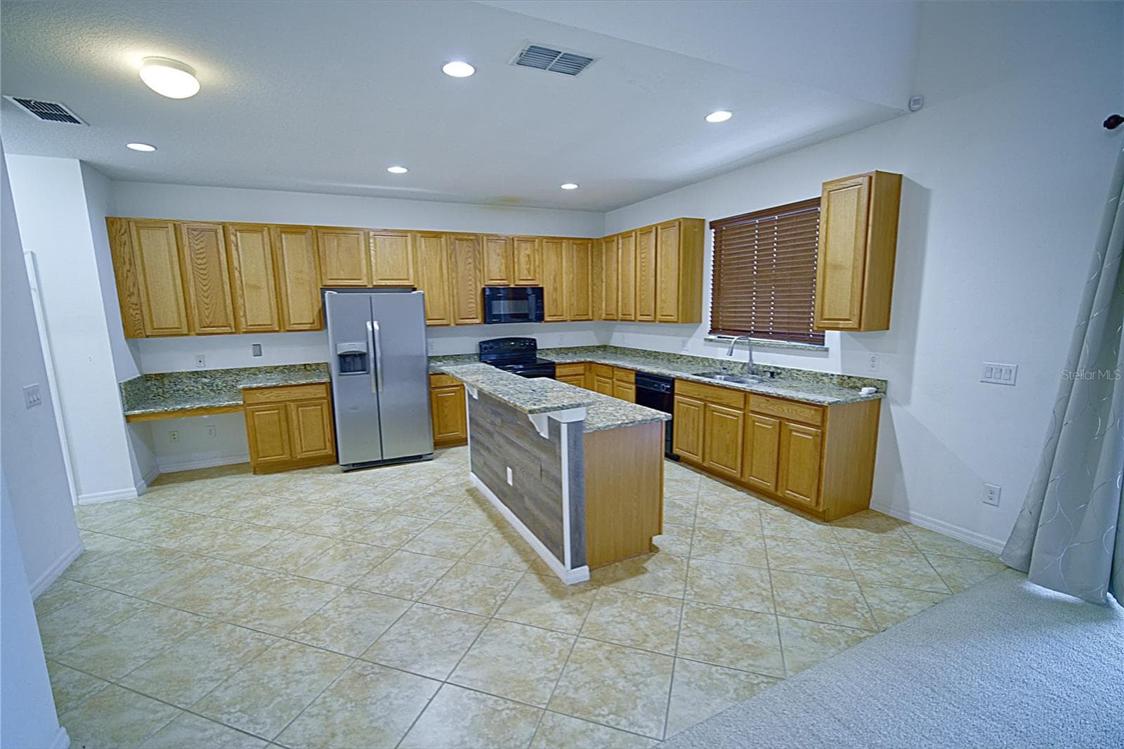 Single Family Residence at 3087 POINTE PLACE AVE, KISSIMMEE, photo 7 of 25