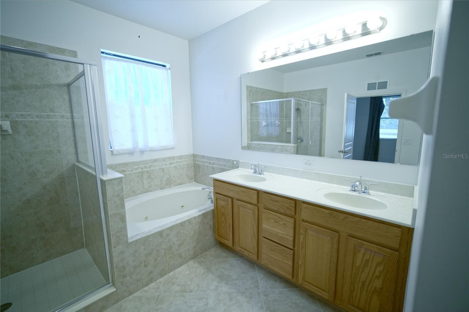 Single Family Residence at 3087 POINTE PLACE AVE, KISSIMMEE, photo 13 of 25