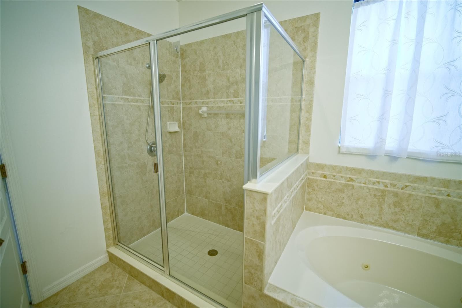 Single Family Residence at 3087 POINTE PLACE AVE, KISSIMMEE, photo 14 of 25